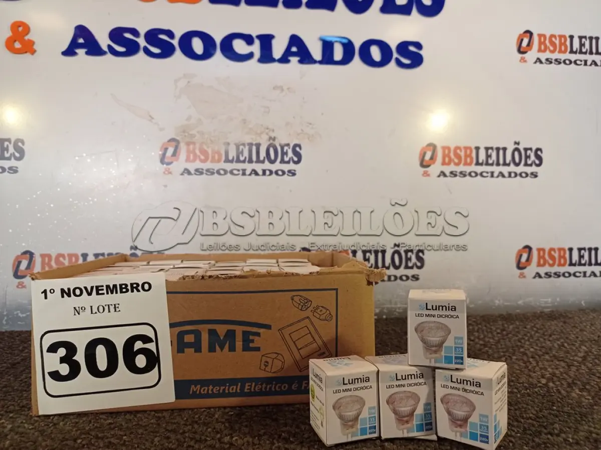 LOTE 306 - 01 LOTE COM APROXIMADAMENTE 80 LÂMPADAS DICROICA 1W 220V. (NO ESTADO) ATENÇÃO! FAZER A VISITAÇÃO ANTES DE ARREMATAR, NÃO SABEMOS SE FUNCIONA. LEILÃO NÃO TEM GARANTIA E NEM DEVOLUÇÃO, SUJEITO A POSSÍVEIS AVARIAS VISÍVEIS/OCULTAS E/OU AUSÊNCIA DE COMPONENTES.