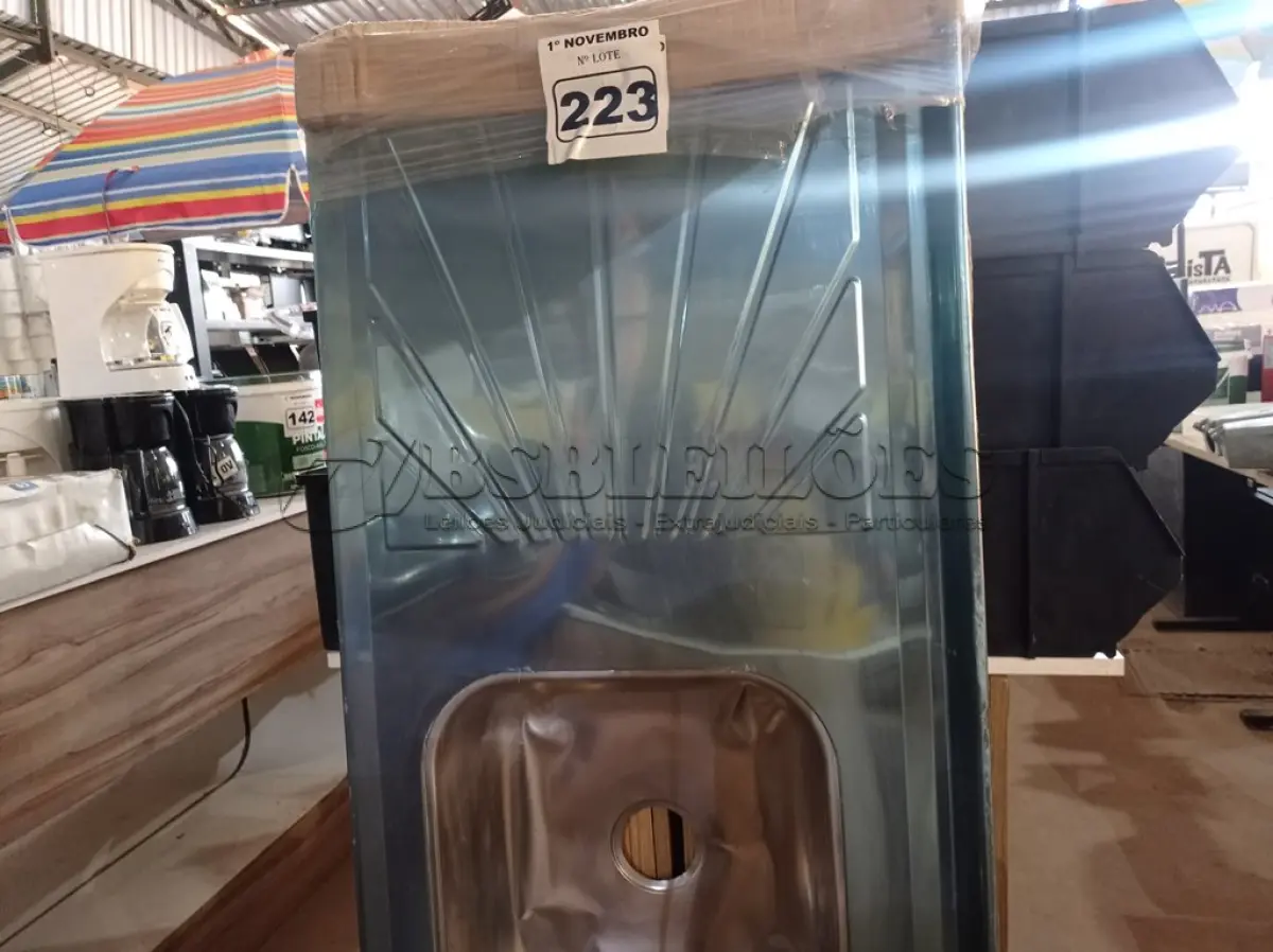 LOTE 223 - 01 PIA EM AÇO INOX CIMENTADO MEDINDO 1.50M X 0.53CM. (NO ESTADO) ATENÇÃO! FAZER A VISITAÇÃO ANTES DE ARREMATAR, NÃO SABEMOS SE FUNCIONA. LEILÃO NÃO TEM GARANTIA E NEM DEVOLUÇÃO, SUJEITO A POSSÍVEIS AVARIAS VISÍVEIS/OCULTAS E/OU AUSÊNCIA DE COMPONENTES.