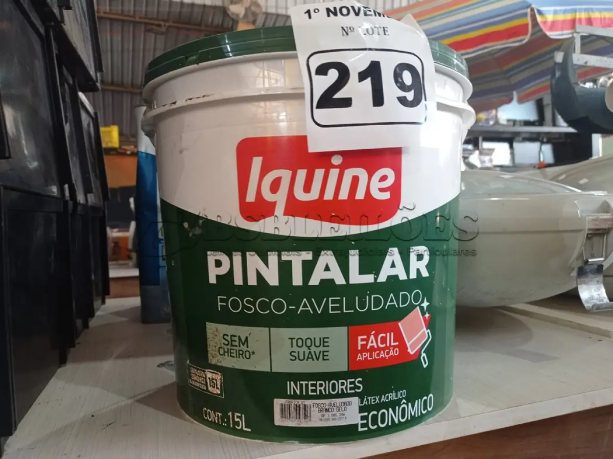 LOTE 219 - 01 BALDE DE TINTA IQUINE PINTALAR FOSCO AVELUDADO INTERIORES NA COR BRANCO GELO 15L. (NO ESTADO) ATENÇÃO! FAZER A VISITAÇÃO ANTES DE ARREMATAR, NÃO SABEMOS SE FUNCIONA. LEILÃO NÃO TEM GARANTIA E NEM DEVOLUÇÃO, SUJEITO A POSSÍVEIS AVARIAS VISÍVEIS/OCULTAS E/OU AUSÊNCIA DE COMPONENTES.