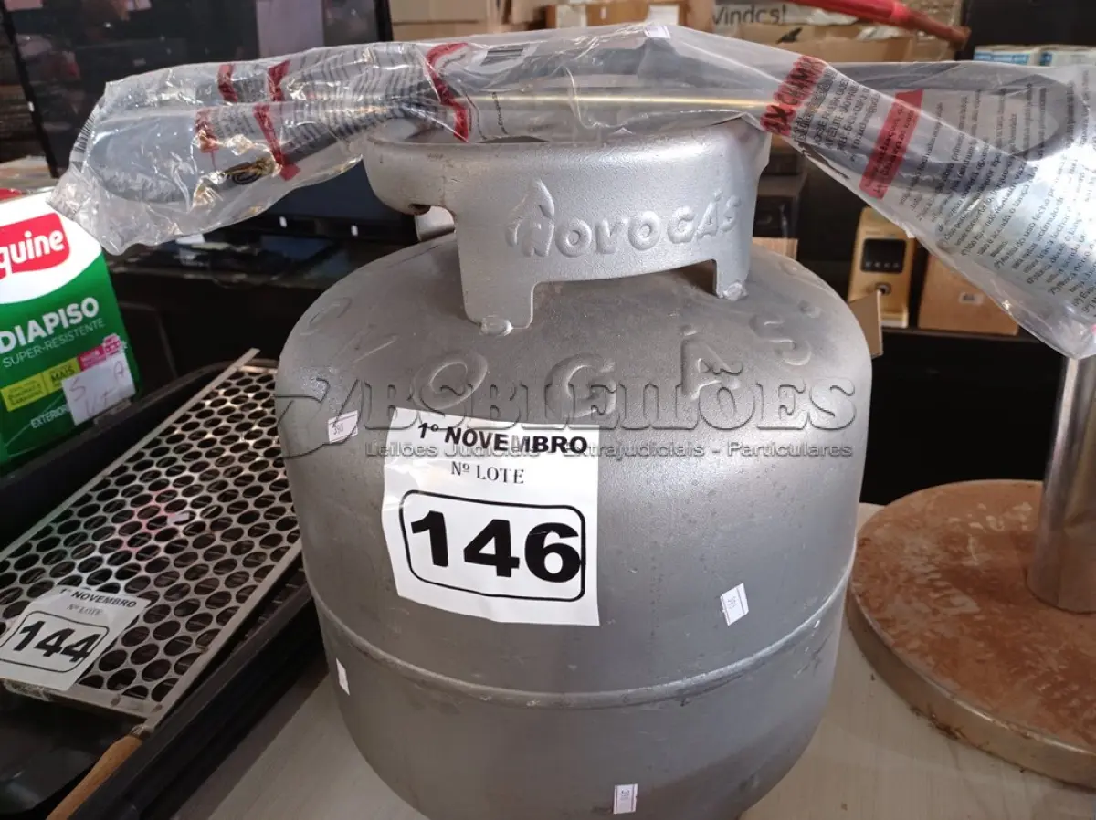 LOTE 146 - 01 BOTIJÃO DE GÁS P13 “VAZIO” E 01 QUEIMADOR. (NO ESTADO) ATENÇÃO! FAZER A VISITAÇÃO ANTES DE ARREMATAR, NÃO SABEMOS SE FUNCIONA. LEILÃO NÃO TEM GARANTIA E NEM DEVOLUÇÃO, SUJEITO A POSSÍVEIS AVARIAS VISÍVEIS/OCULTAS E/OU AUSÊNCIA DE COMPONENTES.