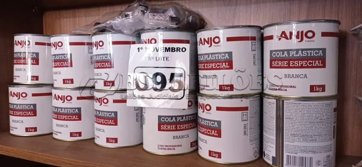 LOTE 095 - 12 LATAS DE COLA PLÁSTICA ANJO 1KG. (NO ESTADO) ATENÇÃO! FAZER A VISITAÇÃO ANTES DE ARREMATAR, NÃO SABEMOS SE FUNCIONA. LEILÃO NÃO TEM GARANTIA E NEM DEVOLUÇÃO, SUJEITO A POSSÍVEIS AVARIAS VISÍVEIS/OCULTAS E/OU AUSÊNCIA DE COMPONENTES.