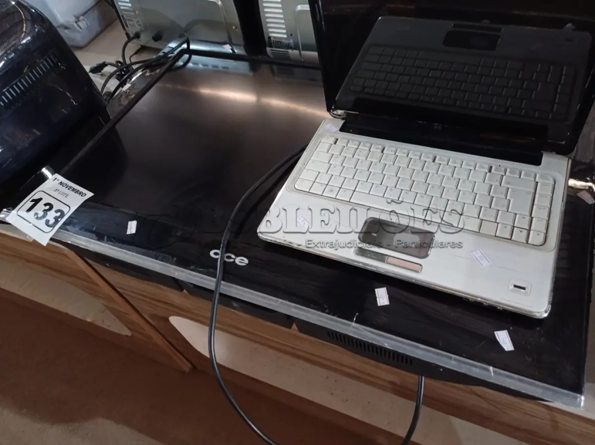 LOTE 133 - 01 TV CCE E 01 NOTEBOOK MARCA HP. (NO ESTADO) ATENÇÃO! FAZER A VISITAÇÃO ANTES DE ARREMATAR, NÃO SABEMOS SE FUNCIONA. LEILÃO NÃO TEM GARANTIA E NEM DEVOLUÇÃO, SUJEITO A POSSÍVEIS AVARIAS VISÍVEIS/OCULTAS E/OU AUSÊNCIA DE COMPONENTES.