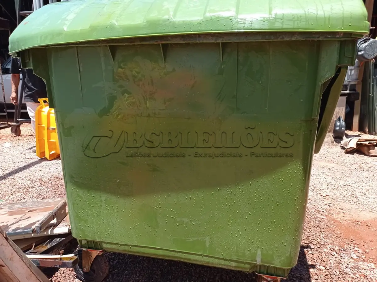 LOTE 285 - 01 CONTAINER HDPE EM-840 1200L. (NO ESTADO) ATENÇÃO! FAZER A VISITAÇÃO ANTES DE ARREMATAR, NÃO SABEMOS SE FUNCIONA. LEILÃO NÃO TEM GARANTIA E NEM DEVOLUÇÃO, SUJEITO A POSSÍVEIS AVARIAS VISÍVEIS/OCULTAS E/OU AUSÊNCIA DE COMPONENTES.