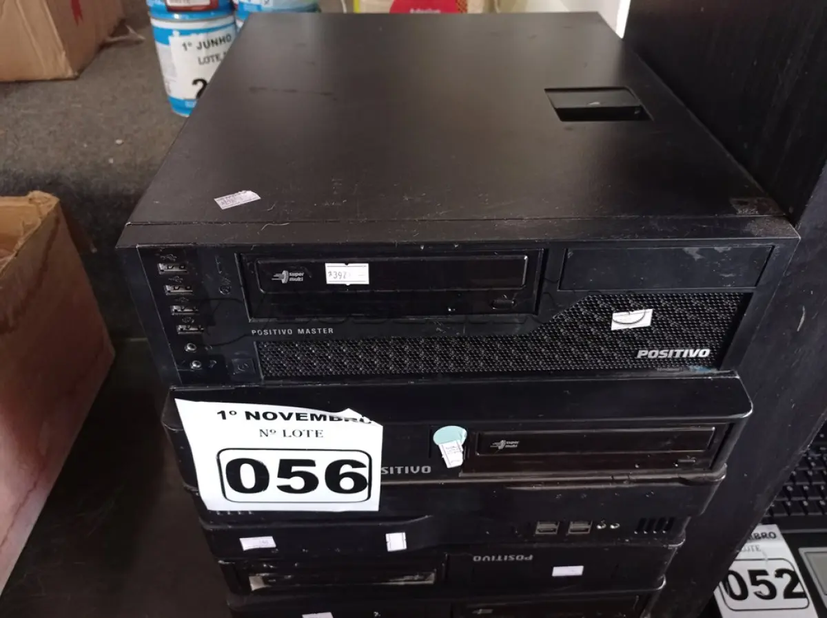 LOTE 056 - 04 CPU’S MARCAS POSITIVO MODELOS DIVERSOS. (NO ESTADO) ATENÇÃO! FAZER A VISITAÇÃO ANTES DE ARREMATAR, NÃO SABEMOS SE FUNCIONA. LEILÃO NÃO TEM GARANTIA E NEM DEVOLUÇÃO, SUJEITO A POSSÍVEIS AVARIAS VISÍVEIS/OCULTAS E/OU AUSÊNCIA DE COMPONENTES.