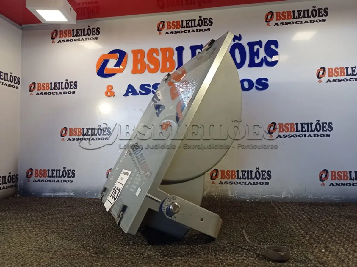 LOTE 163 - 01 PROJETOR SIMÉTRICO PHILIPS 400W. (NO ESTADO) ATENÇÃO! FAZER A VISITAÇÃO ANTES DE ARREMATAR, NÃO SABEMOS SE FUNCIONA. LEILÃO NÃO TEM GARANTIA E NEM DEVOLUÇÃO, SUJEITO A POSSÍVEIS AVARIAS VISÍVEIS/OCULTAS E/OU AUSÊNCIA DE COMPONENTES.