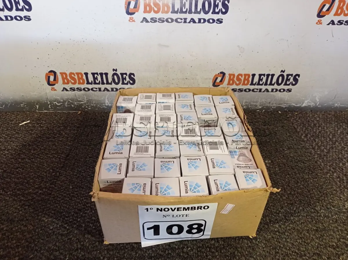 LOTE 108 - 01 LOTE COM APROXIMADAMENTE 80 LÂMPADAS DICROICA 1W 220V. (NO ESTADO) ATENÇÃO! FAZER A VISITAÇÃO ANTES DE ARREMATAR, NÃO SABEMOS SE FUNCIONA. LEILÃO NÃO TEM GARANTIA E NEM DEVOLUÇÃO, SUJEITO A POSSÍVEIS AVARIAS VISÍVEIS/OCULTAS E/OU AUSÊNCIA DE COMPONENTES.