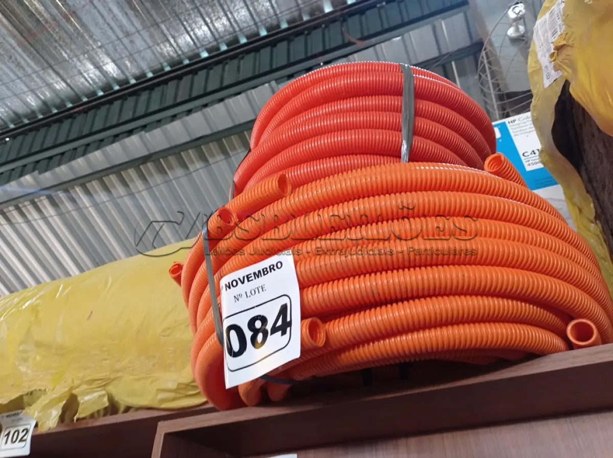LOTE 084 - 02 ROLOS DE MANGUEIRA CORRUGADA. (NO ESTADO) ATENÇÃO! FAZER A VISITAÇÃO ANTES DE ARREMATAR, NÃO SABEMOS SE FUNCIONA. LEILÃO NÃO TEM GARANTIA E NEM DEVOLUÇÃO, SUJEITO A POSSÍVEIS AVARIAS VISÍVEIS/OCULTAS E/OU AUSÊNCIA DE COMPONENTES.