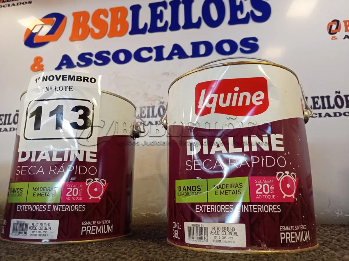 LOTE 113 - 02 GALÕES DE ESMALTE SINTÉTICO IQUINE DIALINE 3,6L NAS CORES ALTO BRILHO VERDE COLONIAL. (NO ESTADO) ATENÇÃO! FAZER A VISITAÇÃO ANTES DE ARREMATAR, NÃO SABEMOS SE FUNCIONA. LEILÃO NÃO TEM GARANTIA E NEM DEVOLUÇÃO, SUJEITO A POSSÍVEIS AVARIAS VISÍVEIS/OCULTAS E/OU AUSÊNCIA DE COMPONENTES.