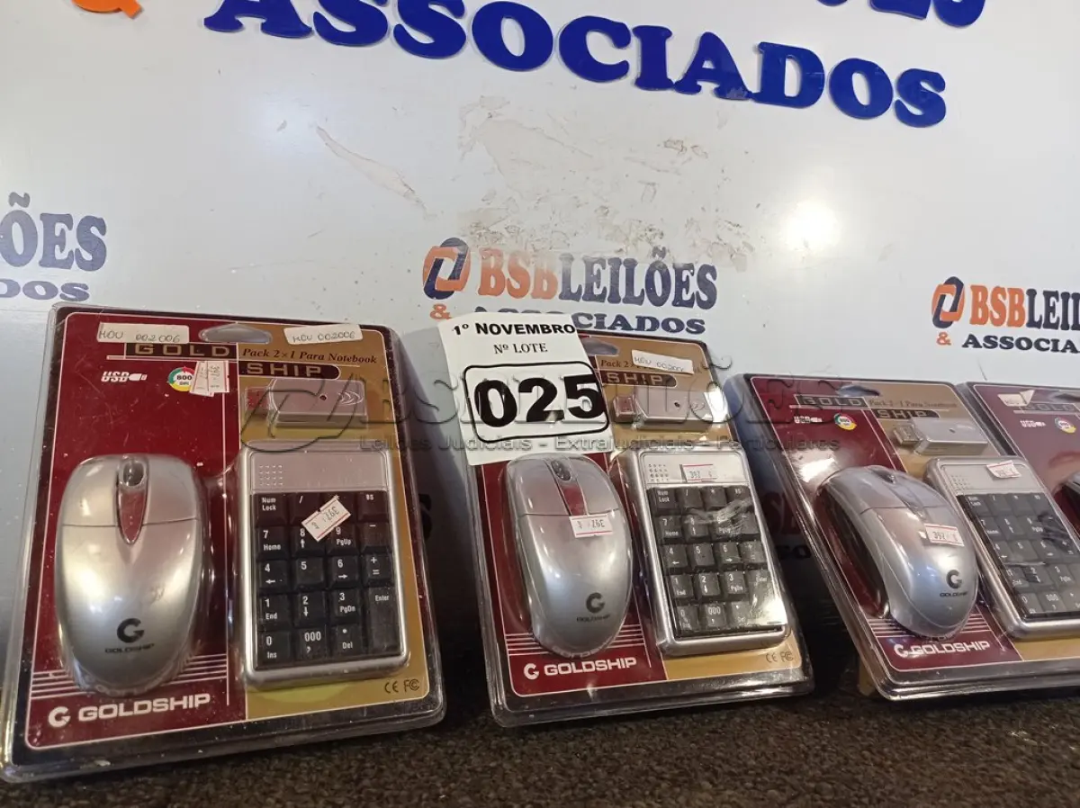 LOTE 025 - 04 KIT’S DE MOUSE E TECLADO PARA NOTEBOOK. (NO ESTADO) ATENÇÃO! FAZER A VISITAÇÃO ANTES DE ARREMATAR, NÃO SABEMOS SE FUNCIONA. LEILÃO NÃO TEM GARANTIA E NEM DEVOLUÇÃO, SUJEITO A POSSÍVEIS AVARIAS VISÍVEIS/OCULTAS E/OU AUSÊNCIA DE COMPONENTES.