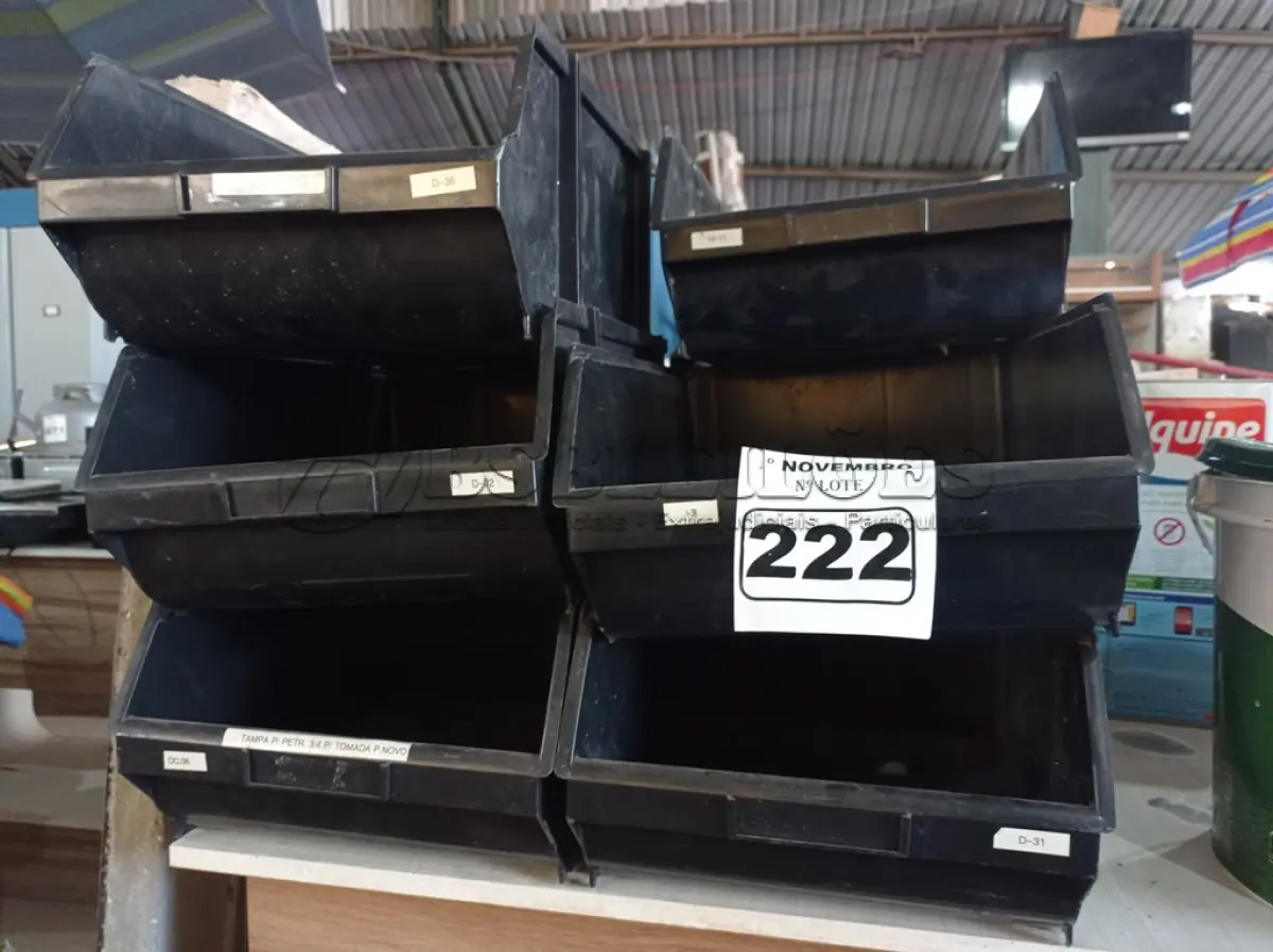 LOTE 222 - 10 CAÇAMBAS ORGANIZADORAS DE PLÁSTICO. (NO ESTADO) ATENÇÃO! FAZER A VISITAÇÃO ANTES DE ARREMATAR, NÃO SABEMOS SE FUNCIONA. LEILÃO NÃO TEM GARANTIA E NEM DEVOLUÇÃO, SUJEITO A POSSÍVEIS AVARIAS VISÍVEIS/OCULTAS E/OU AUSÊNCIA DE COMPONENTES.