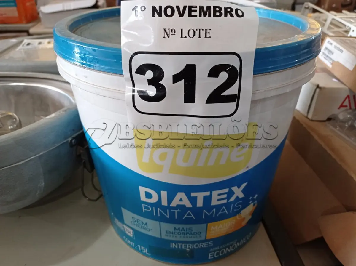 LOTE 312 - 01 BALDE DE TINTA IQUINE 15L SEM A IDENTIFICAÇÃO DA COR. (NO ESTADO) ATENÇÃO! FAZER A VISITAÇÃO ANTES DE ARREMATAR, NÃO SABEMOS SE FUNCIONA. LEILÃO NÃO TEM GARANTIA E NEM DEVOLUÇÃO, SUJEITO A POSSÍVEIS AVARIAS VISÍVEIS/OCULTAS E/OU AUSÊNCIA DE COMPONENTES.