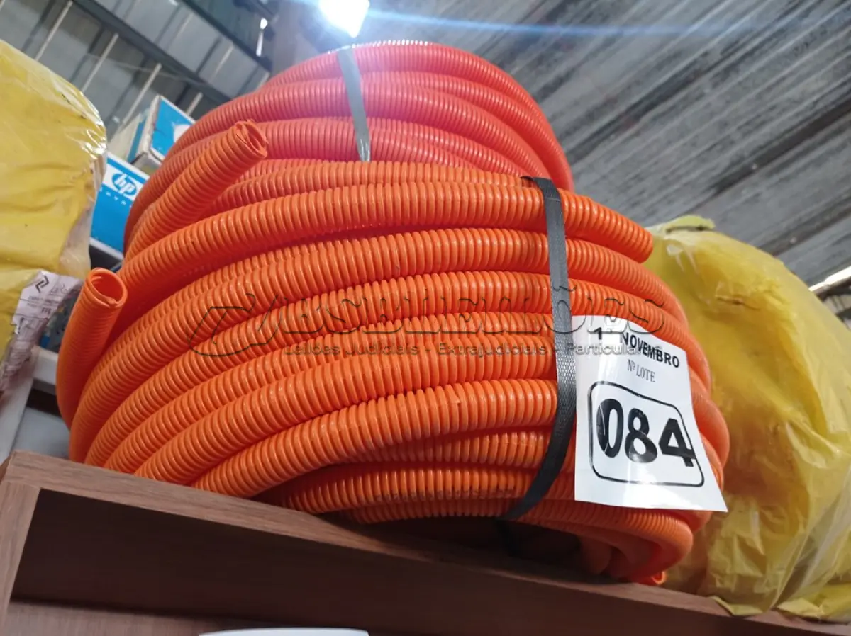 LOTE 084 - 02 ROLOS DE MANGUEIRA CORRUGADA. (NO ESTADO) ATENÇÃO! FAZER A VISITAÇÃO ANTES DE ARREMATAR, NÃO SABEMOS SE FUNCIONA. LEILÃO NÃO TEM GARANTIA E NEM DEVOLUÇÃO, SUJEITO A POSSÍVEIS AVARIAS VISÍVEIS/OCULTAS E/OU AUSÊNCIA DE COMPONENTES.