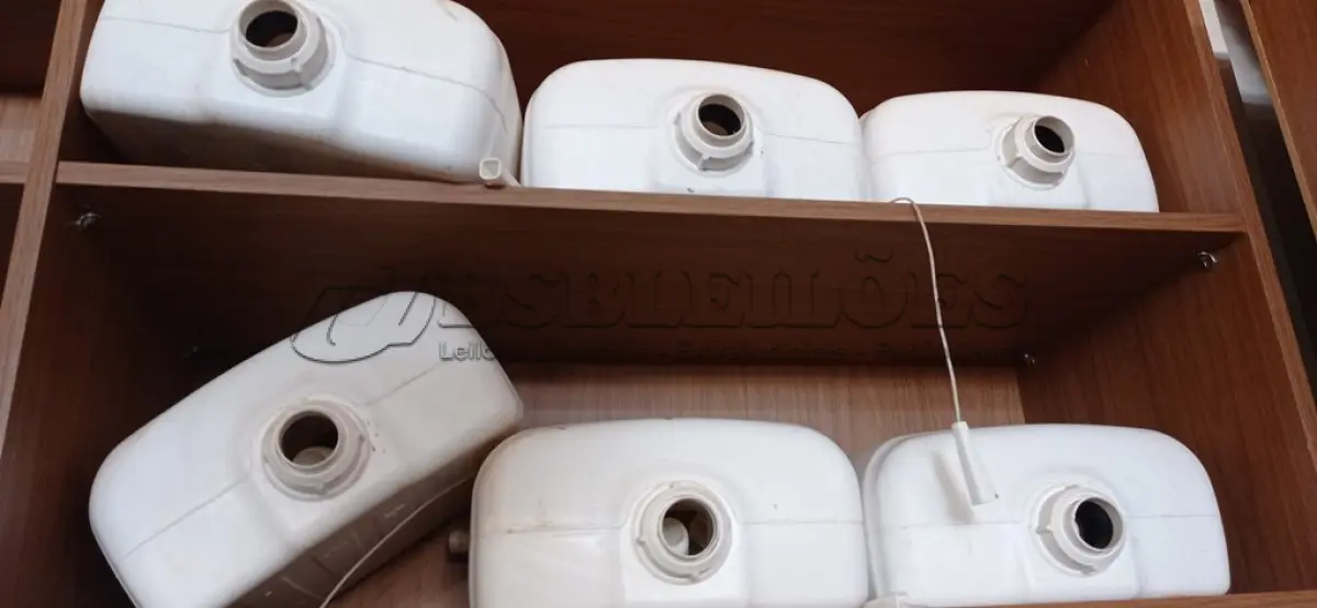 LOTE 103 - 06 CAIXAS DE DESCARGA MARCAS E MODELOS DIVERSOS. (NO ESTADO) ATENÇÃO! FAZER A VISITAÇÃO ANTES DE ARREMATAR, NÃO SABEMOS SE FUNCIONA. LEILÃO NÃO TEM GARANTIA E NEM DEVOLUÇÃO, SUJEITO A POSSÍVEIS AVARIAS VISÍVEIS/OCULTAS E/OU AUSÊNCIA DE COMPONENTES.