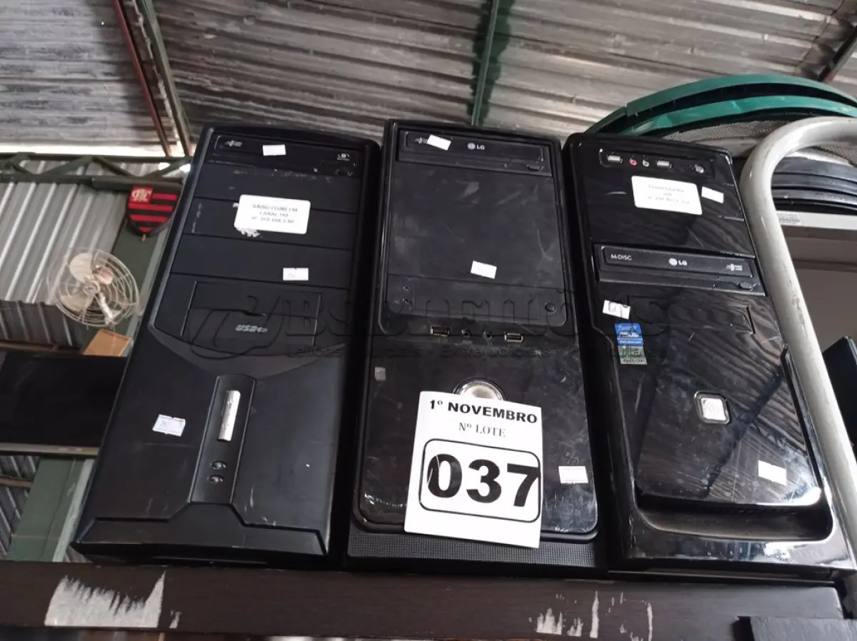 LOTE 037 - 03 CPU’S MARCAS E MODELOS DIVERSOS. (NO ESTADO) ATENÇÃO! FAZER A VISITAÇÃO ANTES DE ARREMATAR, NÃO SABEMOS SE FUNCIONA. LEILÃO NÃO TEM GARANTIA E NEM DEVOLUÇÃO, SUJEITO A POSSÍVEIS AVARIAS VISÍVEIS/OCULTAS E/OU AUSÊNCIA DE COMPONENTES.