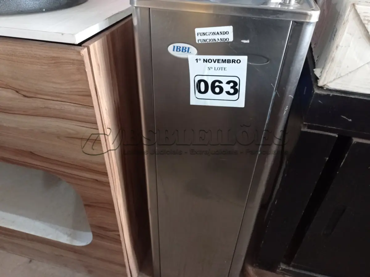 LOTE 063 - 01 BEBEDOURO EM INOX MARCA IBBL 220V. (NO ESTADO) ATENÇÃO! FAZER A VISITAÇÃO ANTES DE ARREMATAR, NÃO SABEMOS SE FUNCIONA. LEILÃO NÃO TEM GARANTIA E NEM DEVOLUÇÃO, SUJEITO A POSSÍVEIS AVARIAS VISÍVEIS/OCULTAS E/OU AUSÊNCIA DE COMPONENTES.