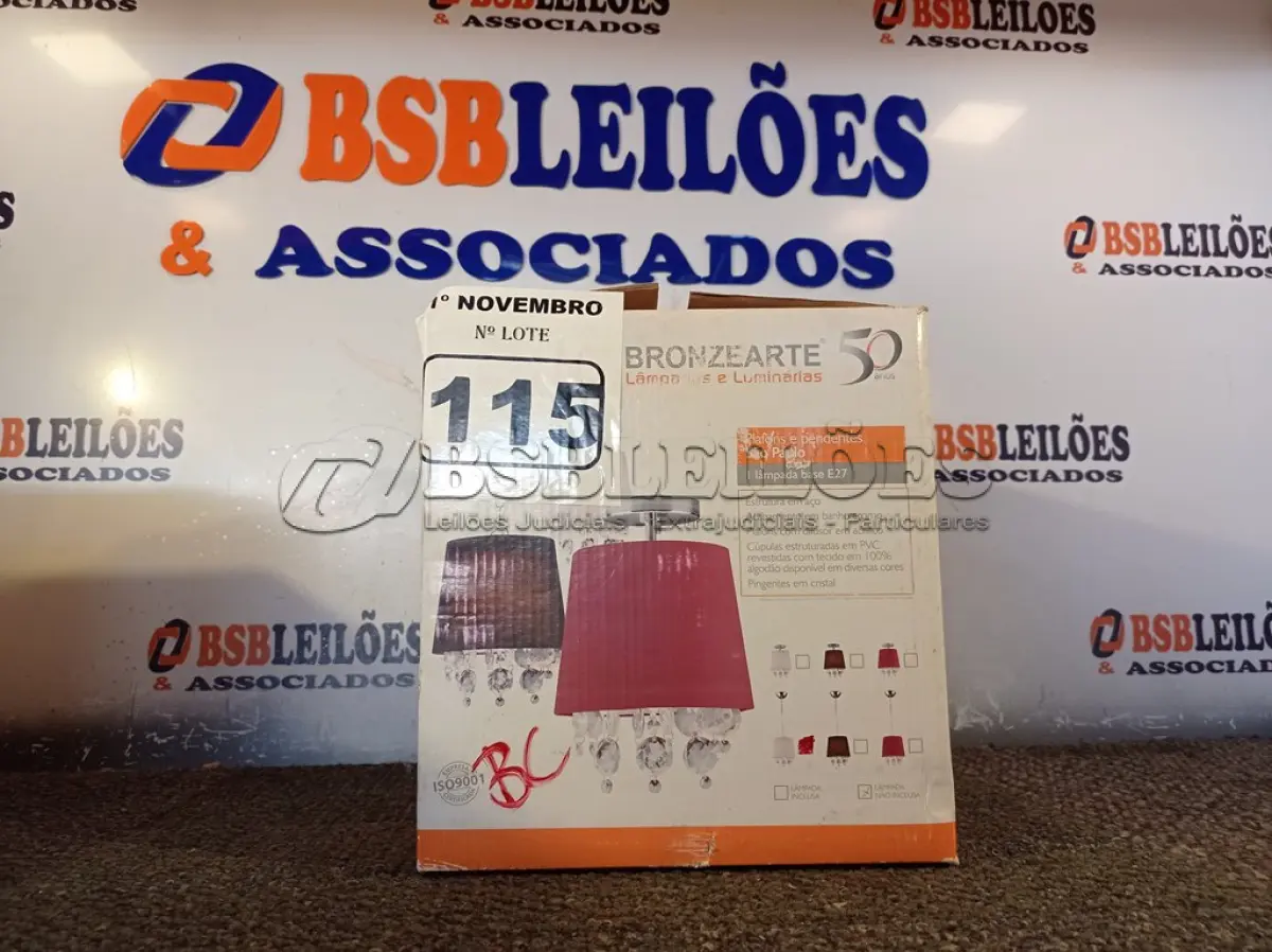 LOTE 115 - 01 LUMINÁRIA PENDENTE SÃO PAULO. (NO ESTADO) ATENÇÃO! FAZER A VISITAÇÃO ANTES DE ARREMATAR, NÃO SABEMOS SE FUNCIONA. LEILÃO NÃO TEM GARANTIA E NEM DEVOLUÇÃO, SUJEITO A POSSÍVEIS AVARIAS VISÍVEIS/OCULTAS E/OU AUSÊNCIA DE COMPONENTES.