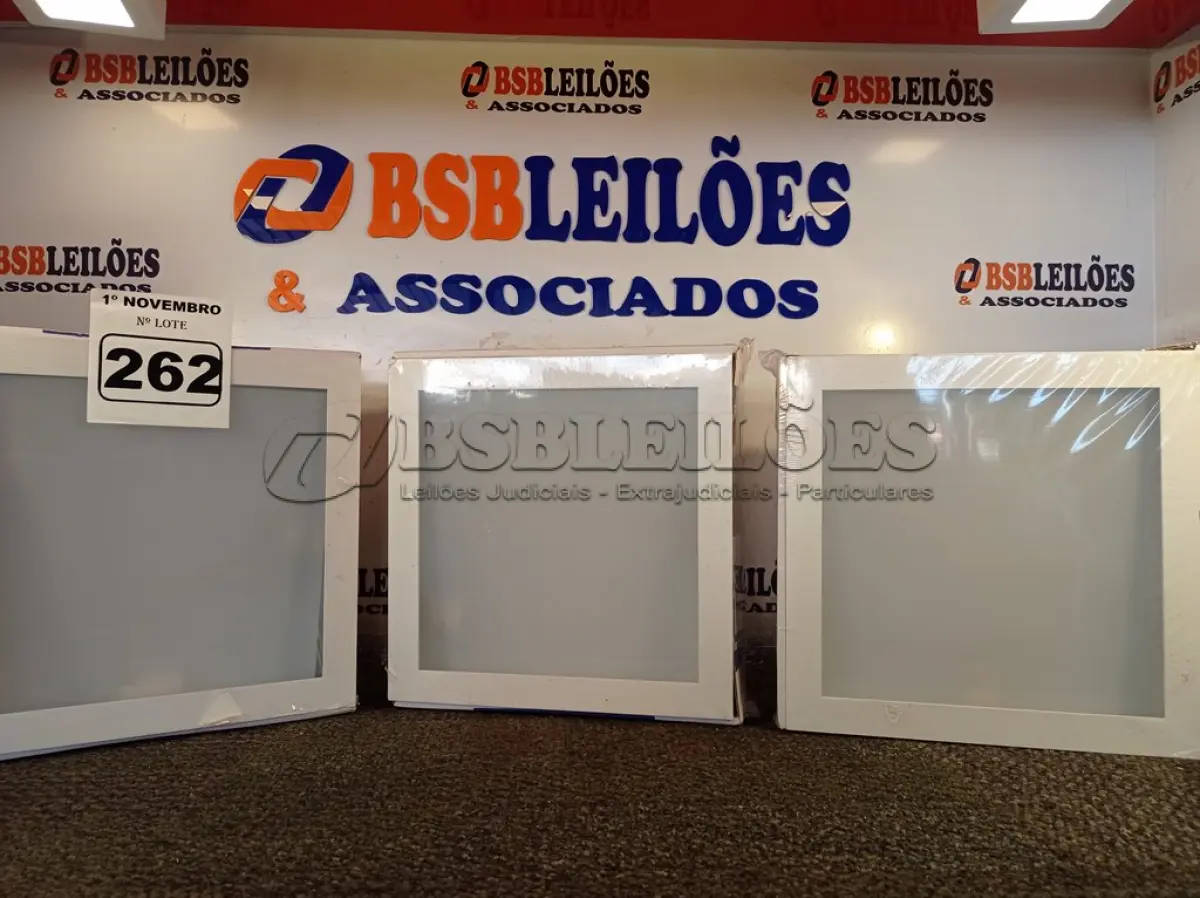 LOTE 262 - 03 LUMINÁRIAS DE EMBUTIR MARCAS EDIBRAZ. (NO ESTADO) ATENÇÃO! FAZER A VISITAÇÃO ANTES DE ARREMATAR, NÃO SABEMOS SE FUNCIONA. LEILÃO NÃO TEM GARANTIA E NEM DEVOLUÇÃO, SUJEITO A POSSÍVEIS AVARIAS VISÍVEIS/OCULTAS E/OU AUSÊNCIA DE COMPONENTES.