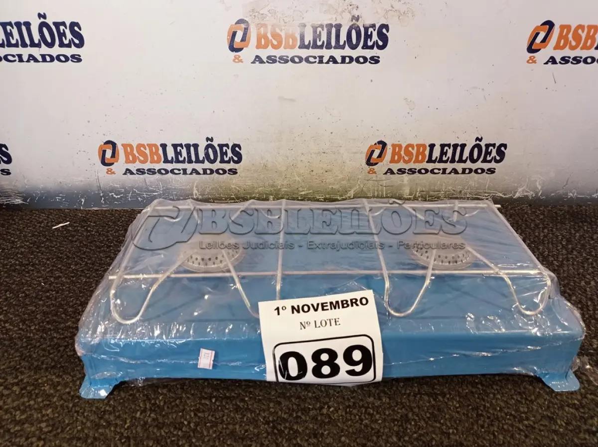 LOTE 089 - 01 FOGÃO A GÁS 02 BOCAS CAMPING/PESCA. (NO ESTADO) ATENÇÃO! FAZER A VISITAÇÃO ANTES DE ARREMATAR, NÃO SABEMOS SE FUNCIONA. LEILÃO NÃO TEM GARANTIA E NEM DEVOLUÇÃO, SUJEITO A POSSÍVEIS AVARIAS VISÍVEIS/OCULTAS E/OU AUSÊNCIA DE COMPONENTES.