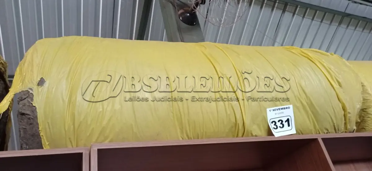 LOTE 331 - 01 ROLO DE LÃ DE VIDRO. (NO ESTADO) ATENÇÃO! FAZER A VISITAÇÃO ANTES DE ARREMATAR, NÃO SABEMOS SE FUNCIONA. LEILÃO NÃO TEM GARANTIA E NEM DEVOLUÇÃO, SUJEITO A POSSÍVEIS AVARIAS VISÍVEIS/OCULTAS E/OU AUSÊNCIA DE COMPONENTES.
