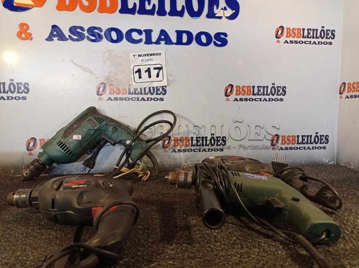 LOTE 117 - 04 FURADEIRAS MARCAS E MODELOS DIVERSOS. (NO ESTADO) ATENÇÃO! FAZER A VISITAÇÃO ANTES DE ARREMATAR, NÃO SABEMOS SE FUNCIONA. LEILÃO NÃO TEM GARANTIA E NEM DEVOLUÇÃO, SUJEITO A POSSÍVEIS AVARIAS VISÍVEIS/OCULTAS E/OU AUSÊNCIA DE COMPONENTES.