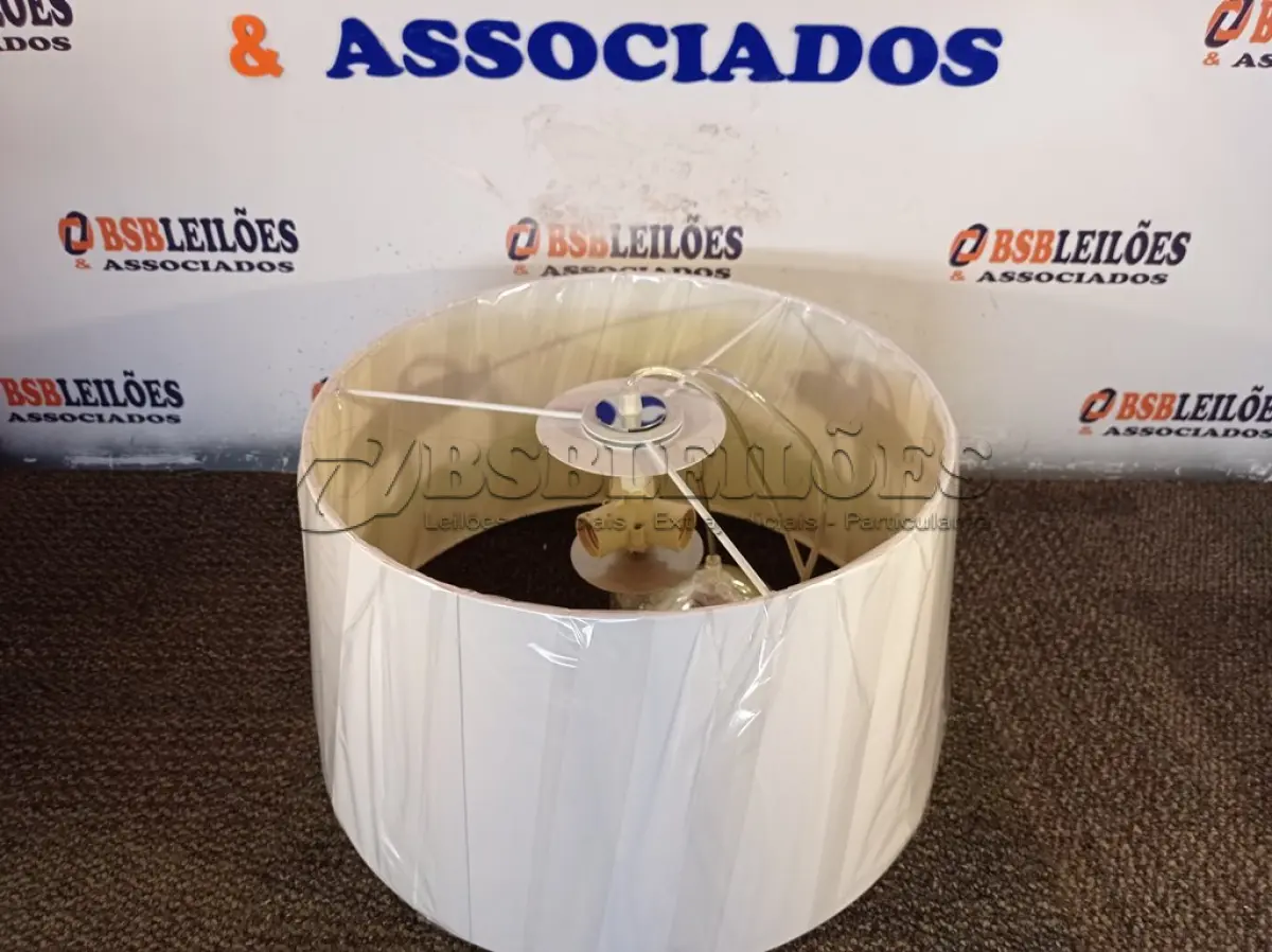 LOTE 297 - 01 PENDENTE SÃO PAULO. (NO ESTADO) ATENÇÃO! FAZER A VISITAÇÃO ANTES DE ARREMATAR, NÃO SABEMOS SE FUNCIONA. LEILÃO NÃO TEM GARANTIA E NEM DEVOLUÇÃO, SUJEITO A POSSÍVEIS AVARIAS VISÍVEIS/OCULTAS E/OU AUSÊNCIA DE COMPONENTES.
