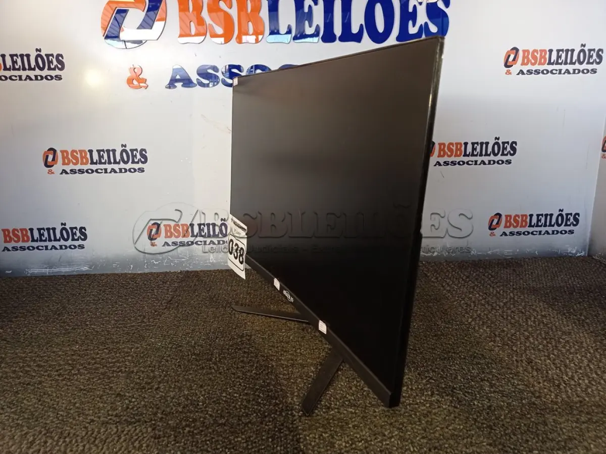 LOTE 038 - 01 MONITOR. (NO ESTADO) ATENÇÃO! FAZER A VISITAÇÃO ANTES DE ARREMATAR, NÃO SABEMOS SE FUNCIONA. LEILÃO NÃO TEM GARANTIA E NEM DEVOLUÇÃO, SUJEITO A POSSÍVEIS AVARIAS VISÍVEIS/OCULTAS E/OU AUSÊNCIA DE COMPONENTES.