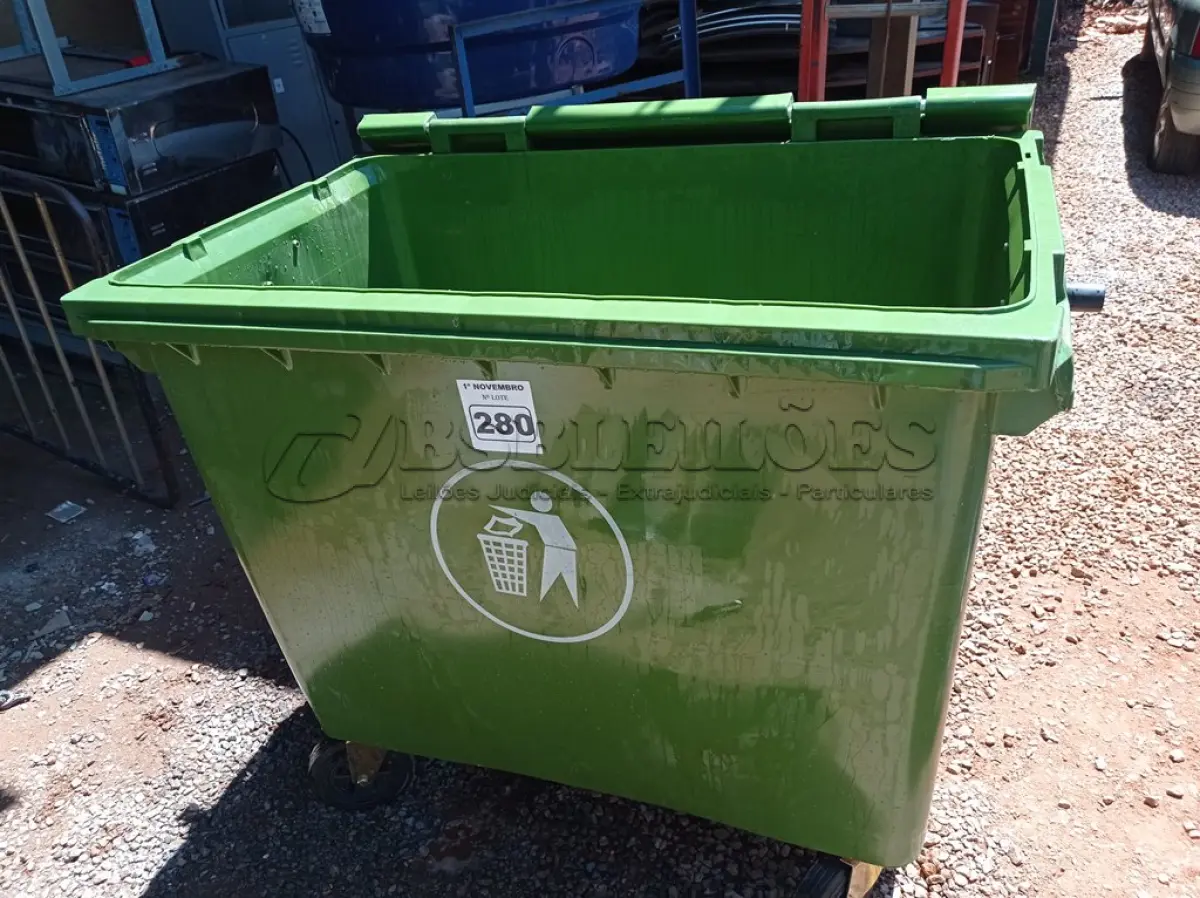 LOTE 280 - 01 CONTAINER HDPE EM-840 660L. (NO ESTADO) ATENÇÃO! FAZER A VISITAÇÃO ANTES DE ARREMATAR, NÃO SABEMOS SE FUNCIONA. LEILÃO NÃO TEM GARANTIA E NEM DEVOLUÇÃO, SUJEITO A POSSÍVEIS AVARIAS VISÍVEIS/OCULTAS E/OU AUSÊNCIA DE COMPONENTES.