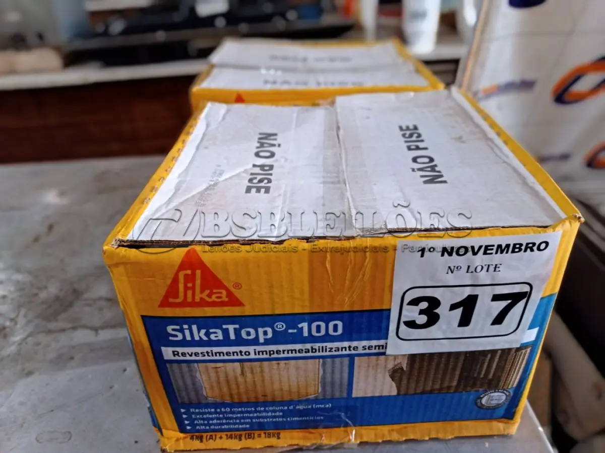LOTE 317 - 02 CAIXAS DE SIKA TOP-100, REVESTIMENTO IMPERMEABILIZANTE SEMI-FLEXIVEL 18KG. (NO ESTADO) ATENÇÃO! FAZER A VISITAÇÃO ANTES DE ARREMATAR, NÃO SABEMOS SE FUNCIONA. LEILÃO NÃO TEM GARANTIA E NEM DEVOLUÇÃO, SUJEITO A POSSÍVEIS AVARIAS VISÍVEIS/OCULTAS E/OU AUSÊNCIA DE COMPONENTES.
