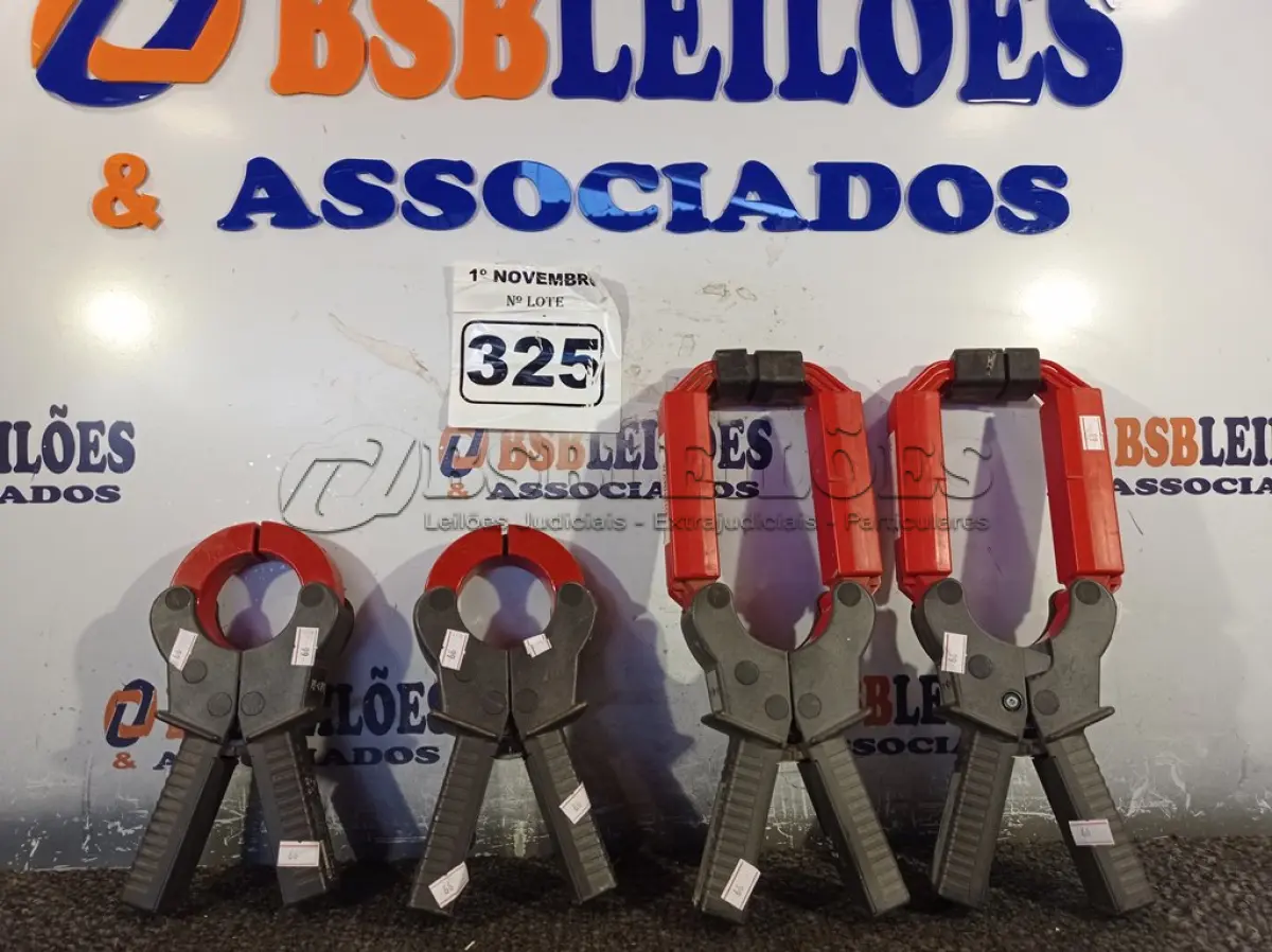 LOTE 325 - 04 TESTADORES DE CORRENTE. (NO ESTADO) ATENÇÃO! FAZER A VISITAÇÃO ANTES DE ARREMATAR, NÃO SABEMOS SE FUNCIONA. LEILÃO NÃO TEM GARANTIA E NEM DEVOLUÇÃO, SUJEITO A POSSÍVEIS AVARIAS VISÍVEIS/OCULTAS E/OU AUSÊNCIA DE COMPONENTES.