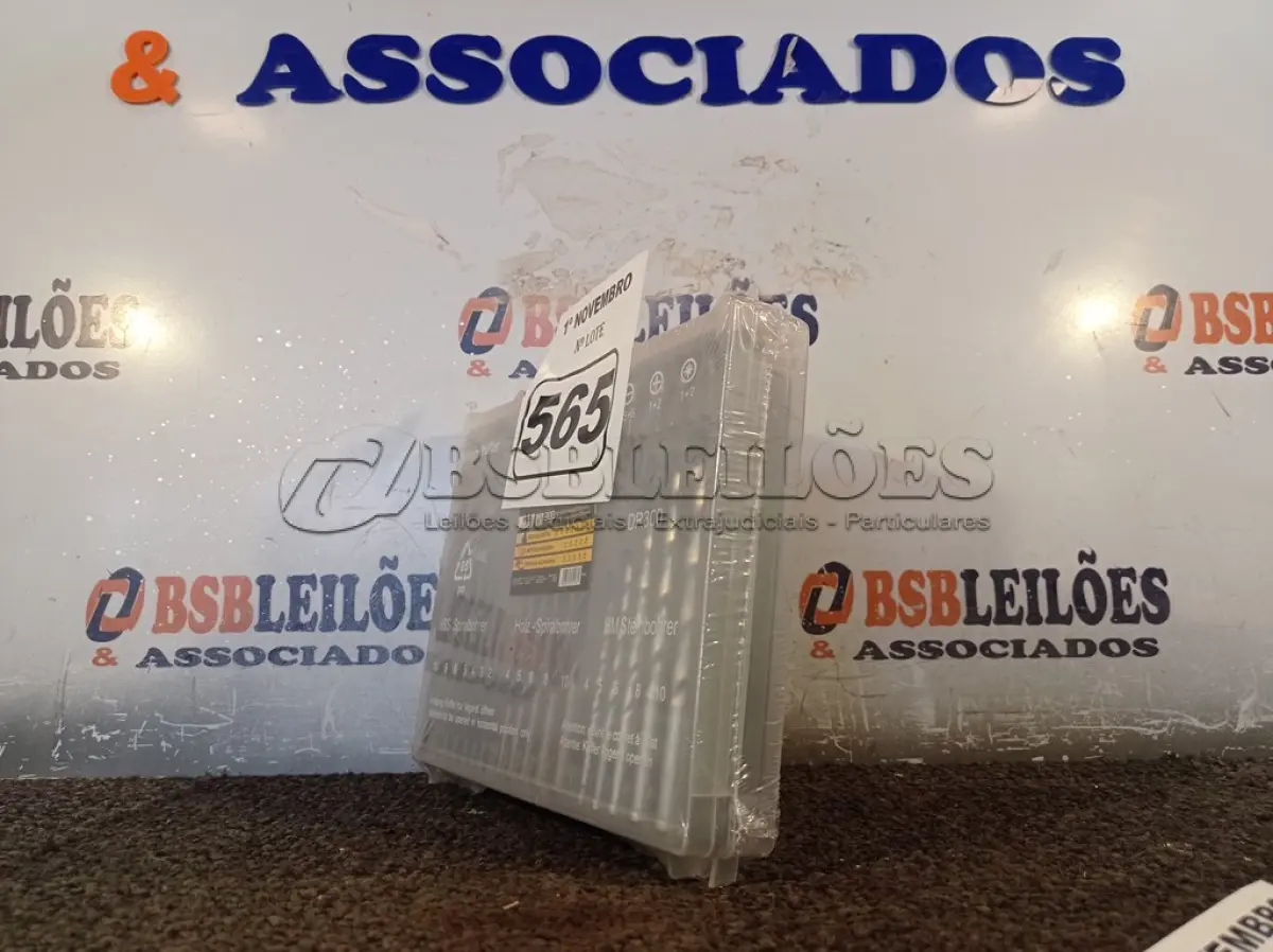 LOTE 565 - 01 KIT DE BROCAS. (NO ESTADO) ATENÇÃO! FAZER A VISITAÇÃO ANTES DE ARREMATAR, NÃO SABEMOS SE FUNCIONA. LEILÃO NÃO TEM GARANTIA E NEM DEVOLUÇÃO, SUJEITO A POSSÍVEIS AVARIAS VISÍVEIS/OCULTAS E/OU AUSÊNCIA DE COMPONENTES.
