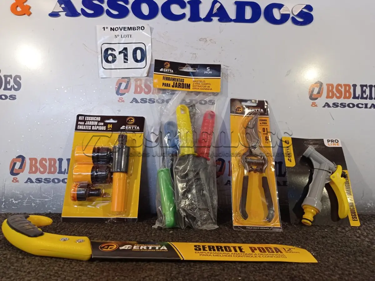 LOTE 610 - 01 KIT PARA JARDINAGEM. (NO ESTADO) ATENÇÃO! FAZER A VISITAÇÃO ANTES DE ARREMATAR, NÃO SABEMOS SE FUNCIONA. LEILÃO NÃO TEM GARANTIA E NEM DEVOLUÇÃO, SUJEITO A POSSÍVEIS AVARIAS VISÍVEIS/OCULTAS E/OU AUSÊNCIA DE COMPONENTES.