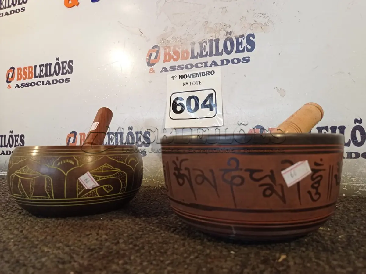 LOTE 604 - 02 TIGELAS TIBETANA. (NO ESTADO) ATENÇÃO! FAZER A VISITAÇÃO ANTES DE ARREMATAR, NÃO SABEMOS SE FUNCIONA. LEILÃO NÃO TEM GARANTIA E NEM DEVOLUÇÃO, SUJEITO A POSSÍVEIS AVARIAS VISÍVEIS/OCULTAS E/OU AUSÊNCIA DE COMPONENTES.