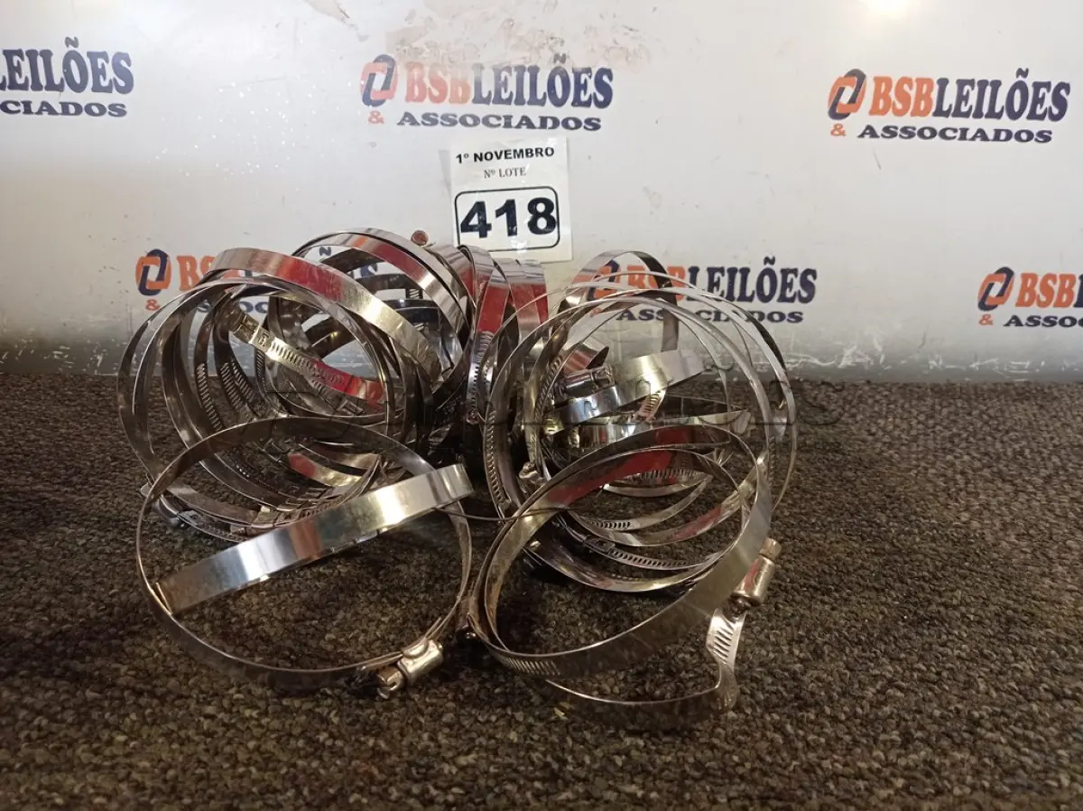 LOTE 418 - 40 ABRAÇADEIRAS EM AÇO INOX. (NO ESTADO) ATENÇÃO! FAZER A VISITAÇÃO ANTES DE ARREMATAR, NÃO SABEMOS SE FUNCIONA. LEILÃO NÃO TEM GARANTIA E NEM DEVOLUÇÃO, SUJEITO A POSSÍVEIS AVARIAS VISÍVEIS/OCULTAS E/OU AUSÊNCIA DE COMPONENTES.