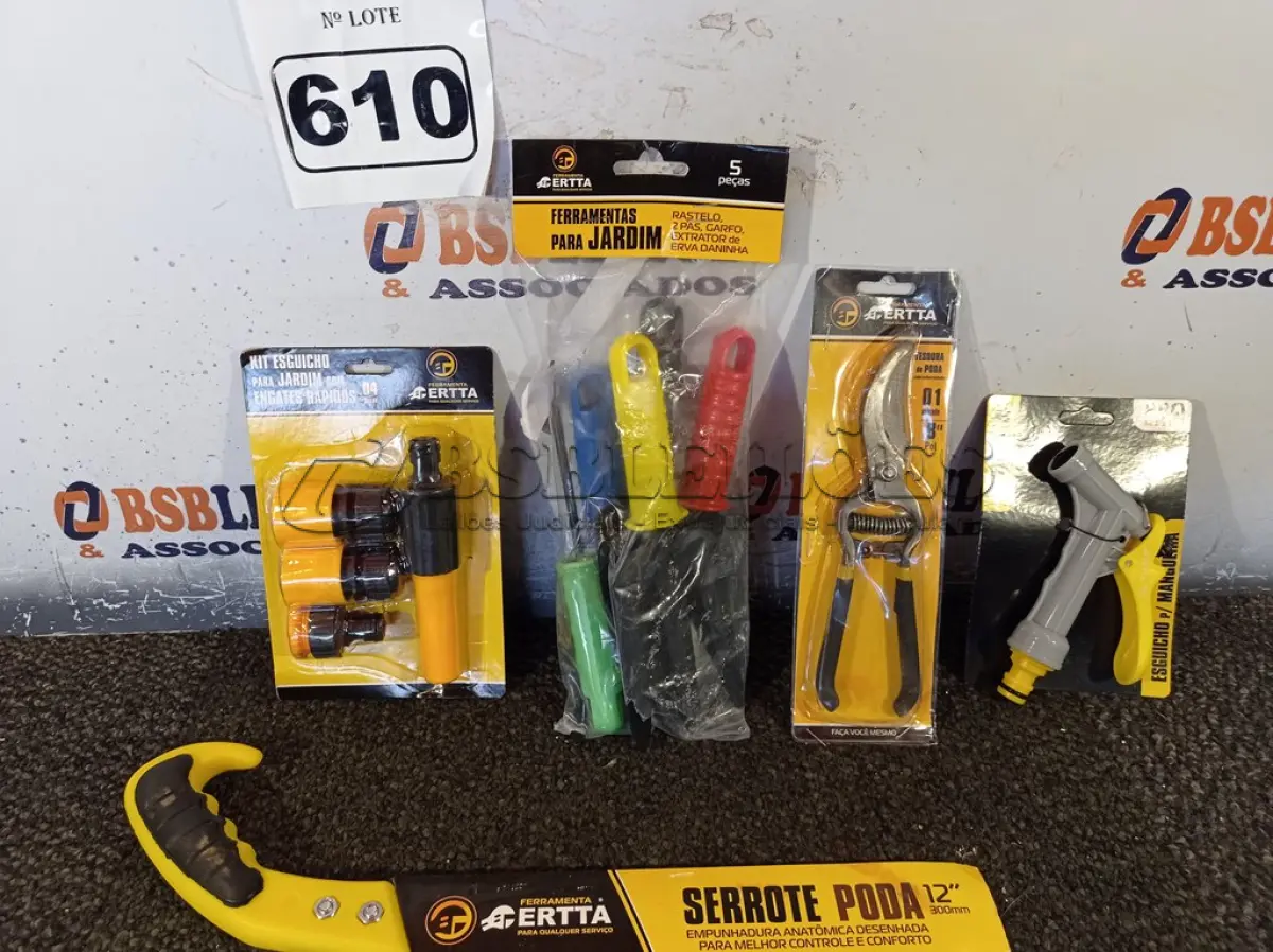 LOTE 610 - 01 KIT PARA JARDINAGEM. (NO ESTADO) ATENÇÃO! FAZER A VISITAÇÃO ANTES DE ARREMATAR, NÃO SABEMOS SE FUNCIONA. LEILÃO NÃO TEM GARANTIA E NEM DEVOLUÇÃO, SUJEITO A POSSÍVEIS AVARIAS VISÍVEIS/OCULTAS E/OU AUSÊNCIA DE COMPONENTES.