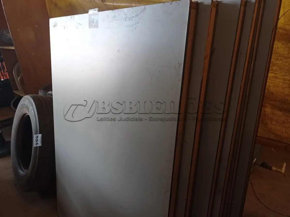 LOTE 549 - 01 LOTE COM VÁRIAS DIVISÓRIAS. (NO ESTADO) ATENÇÃO! FAZER A VISITAÇÃO ANTES DE ARREMATAR, NÃO SABEMOS SE FUNCIONA. LEILÃO NÃO TEM GARANTIA E NEM DEVOLUÇÃO, SUJEITO A POSSÍVEIS AVARIAS VISÍVEIS/OCULTAS E/OU AUSÊNCIA DE COMPONENTES.