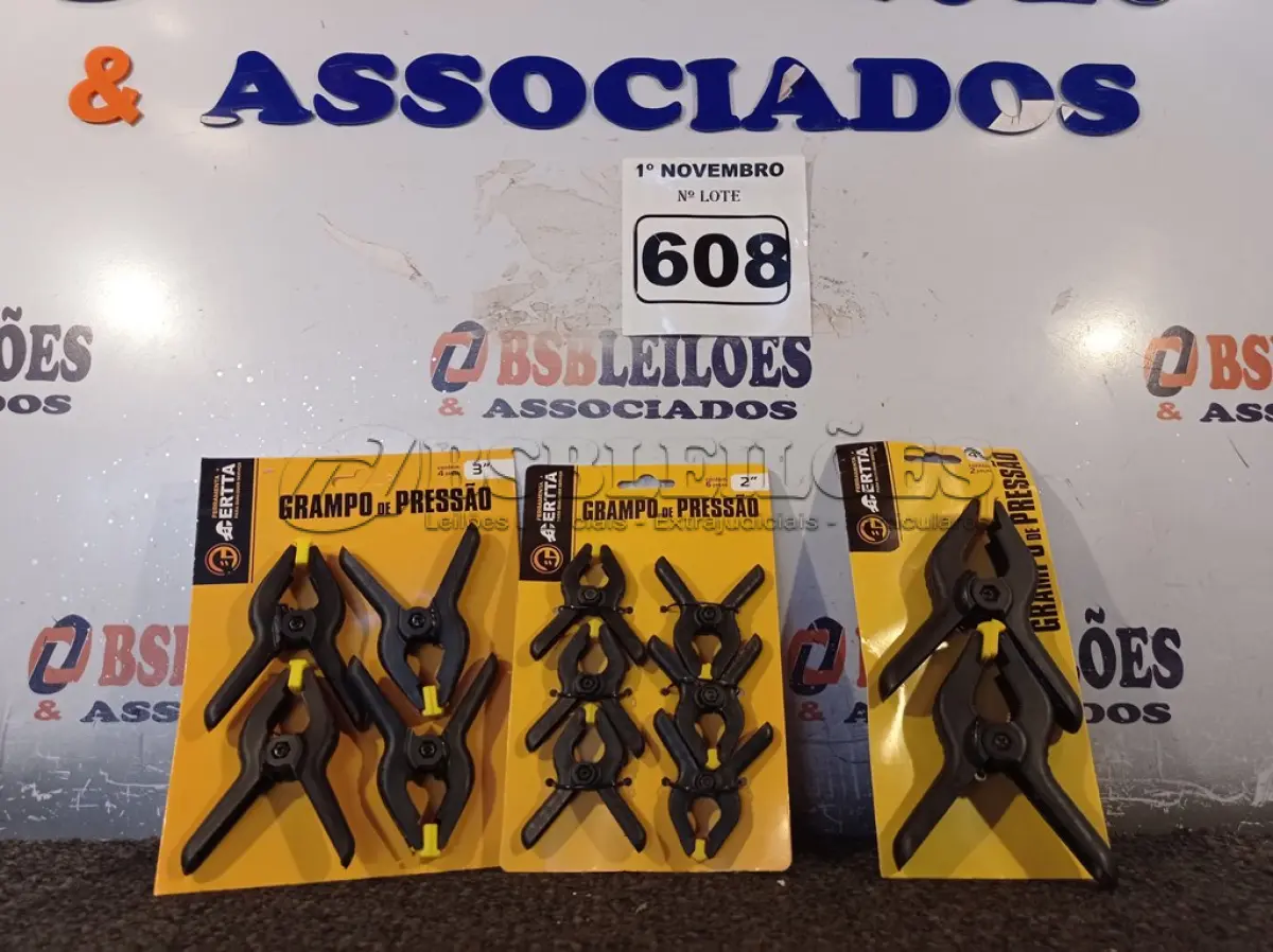 LOTE 608 - 01 KIT DE GRAMPOS DE PRESSÃO. (NO ESTADO) ATENÇÃO! FAZER A VISITAÇÃO ANTES DE ARREMATAR, NÃO SABEMOS SE FUNCIONA. LEILÃO NÃO TEM GARANTIA E NEM DEVOLUÇÃO, SUJEITO A POSSÍVEIS AVARIAS VISÍVEIS/OCULTAS E/OU AUSÊNCIA DE COMPONENTES.