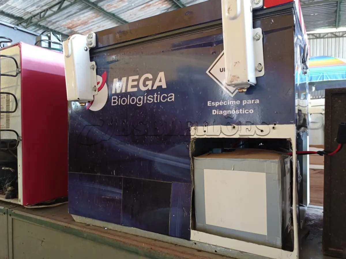 LOTE 465 - 01 COOLER REFRIGERADO COM MOTOR DE 48VDC. (NO ESTADO) ATENÇÃO! FAZER A VISITAÇÃO ANTES DE ARREMATAR, NÃO SABEMOS SE FUNCIONA. LEILÃO NÃO TEM GARANTIA E NEM DEVOLUÇÃO, SUJEITO A POSSÍVEIS AVARIAS VISÍVEIS/OCULTAS E/OU AUSÊNCIA DE COMPONENTES.