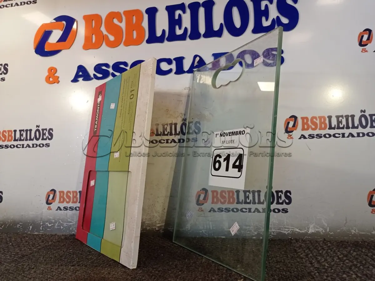 LOTE 614 - 02 TABUAS PARA CORTE DE FRIOS EM VIDRO TEMPERADO. (NO ESTADO) ATENÇÃO! FAZER A VISITAÇÃO ANTES DE ARREMATAR, NÃO SABEMOS SE FUNCIONA. LEILÃO NÃO TEM GARANTIA E NEM DEVOLUÇÃO, SUJEITO A POSSÍVEIS AVARIAS VISÍVEIS/OCULTAS E/OU AUSÊNCIA DE COMPONENTES.