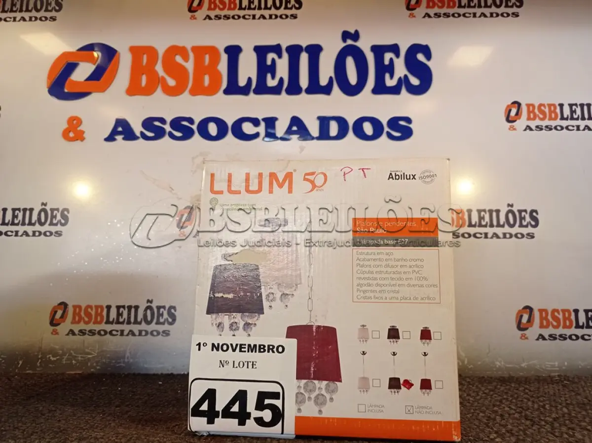 LOTE 445 - 01 LUMINÁRIA PENDENTE SÃO PAULO. (NO ESTADO) ATENÇÃO! FAZER A VISITAÇÃO ANTES DE ARREMATAR, NÃO SABEMOS SE FUNCIONA. LEILÃO NÃO TEM GARANTIA E NEM DEVOLUÇÃO, SUJEITO A POSSÍVEIS AVARIAS VISÍVEIS/OCULTAS E/OU AUSÊNCIA DE COMPONENTES.