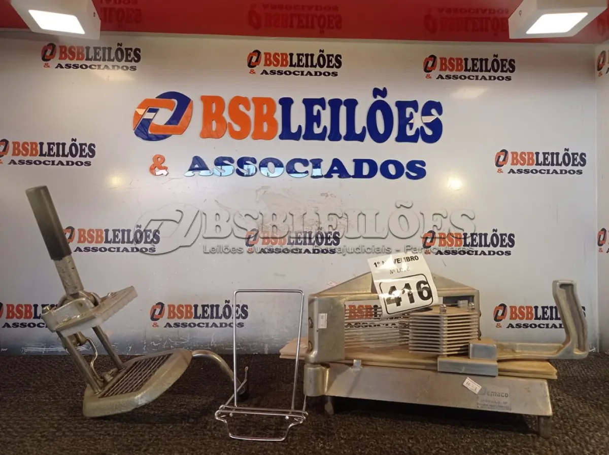 LOTE 416 - 02 FATIADORES DE BATATAS MARCAS E MODELOS DIVERSOS. (NO ESTADO) ATENÇÃO! FAZER A VISITAÇÃO ANTES DE ARREMATAR, NÃO SABEMOS SE FUNCIONA. LEILÃO NÃO TEM GARANTIA E NEM DEVOLUÇÃO, SUJEITO A POSSÍVEIS AVARIAS VISÍVEIS/OCULTAS E/OU AUSÊNCIA DE COMPONENTES.