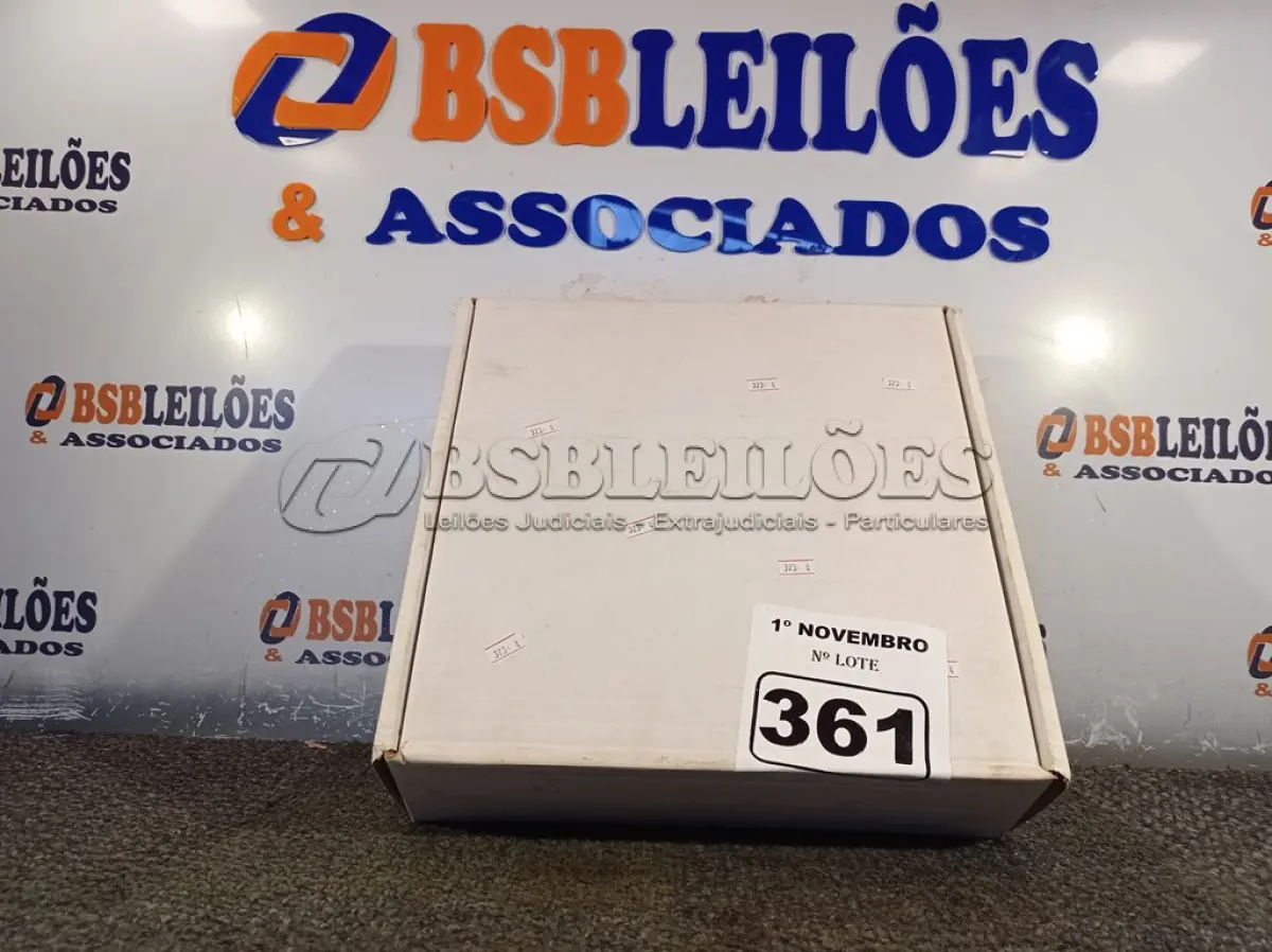 LOTE 361 - 02 RELÓGIOS DE PONTO. (NO ESTADO) ATENÇÃO! FAZER A VISITAÇÃO ANTES DE ARREMATAR, NÃO SABEMOS SE FUNCIONA. LEILÃO NÃO TEM GARANTIA E NEM DEVOLUÇÃO, SUJEITO A POSSÍVEIS AVARIAS VISÍVEIS/OCULTAS E/OU AUSÊNCIA DE COMPONENTES.