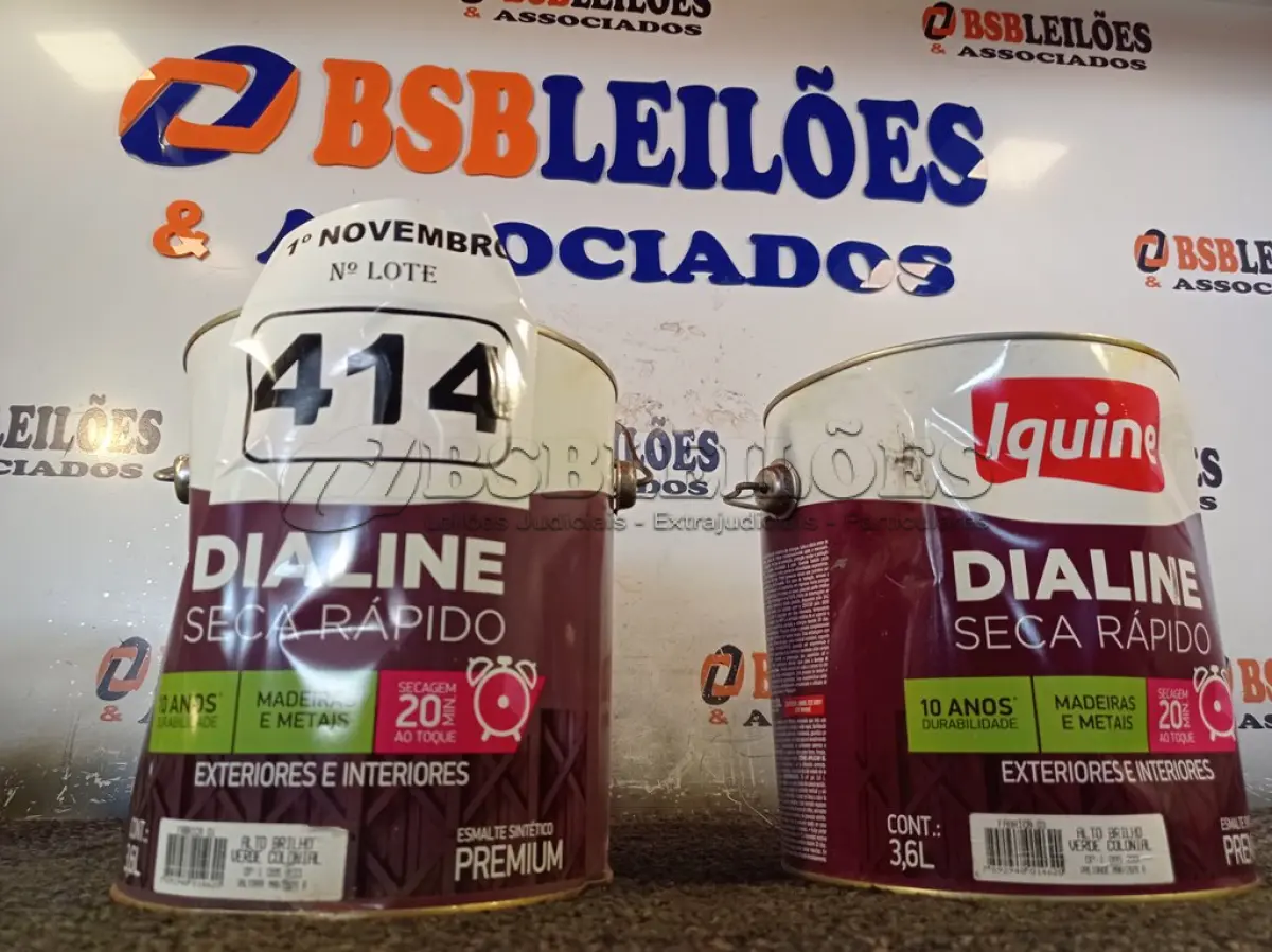 LOTE 414 - 02 GALÕES DE ESMALTE SINTÉTICO IQUINE DIALINE 3,6L NAS CORES ALTO BRILHO VERDE COLONIAL. (NO ESTADO) ATENÇÃO! FAZER A VISITAÇÃO ANTES DE ARREMATAR, NÃO SABEMOS SE FUNCIONA. LEILÃO NÃO TEM GARANTIA E NEM DEVOLUÇÃO, SUJEITO A POSSÍVEIS AVARIAS VISÍVEIS/OCULTAS E/OU AUSÊNCIA DE COMPONENTES.