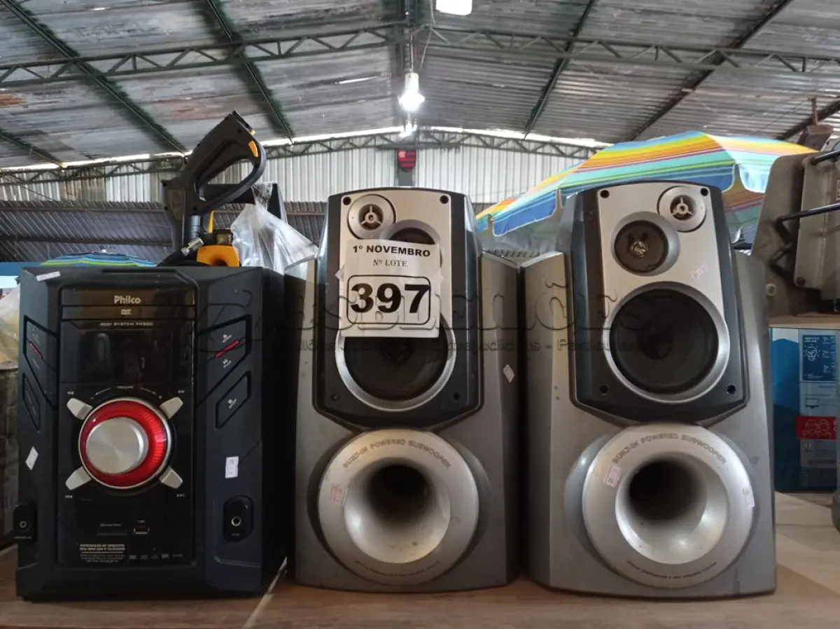 LOTE 397 - 01 APARELHO DE SOM 3X1 MARCA PHILCO. (NO ESTADO) ATENÇÃO! FAZER A VISITAÇÃO ANTES DE ARREMATAR, NÃO SABEMOS SE FUNCIONA. LEILÃO NÃO TEM GARANTIA E NEM DEVOLUÇÃO, SUJEITO A POSSÍVEIS AVARIAS VISÍVEIS/OCULTAS E/OU AUSÊNCIA DE COMPONENTES.