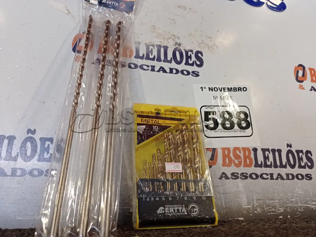LOTE 588 - 02 KIT’S DE BROCAS. (NO ESTADO) ATENÇÃO! FAZER A VISITAÇÃO ANTES DE ARREMATAR, NÃO SABEMOS SE FUNCIONA. LEILÃO NÃO TEM GARANTIA E NEM DEVOLUÇÃO, SUJEITO A POSSÍVEIS AVARIAS VISÍVEIS/OCULTAS E/OU AUSÊNCIA DE COMPONENTES.
