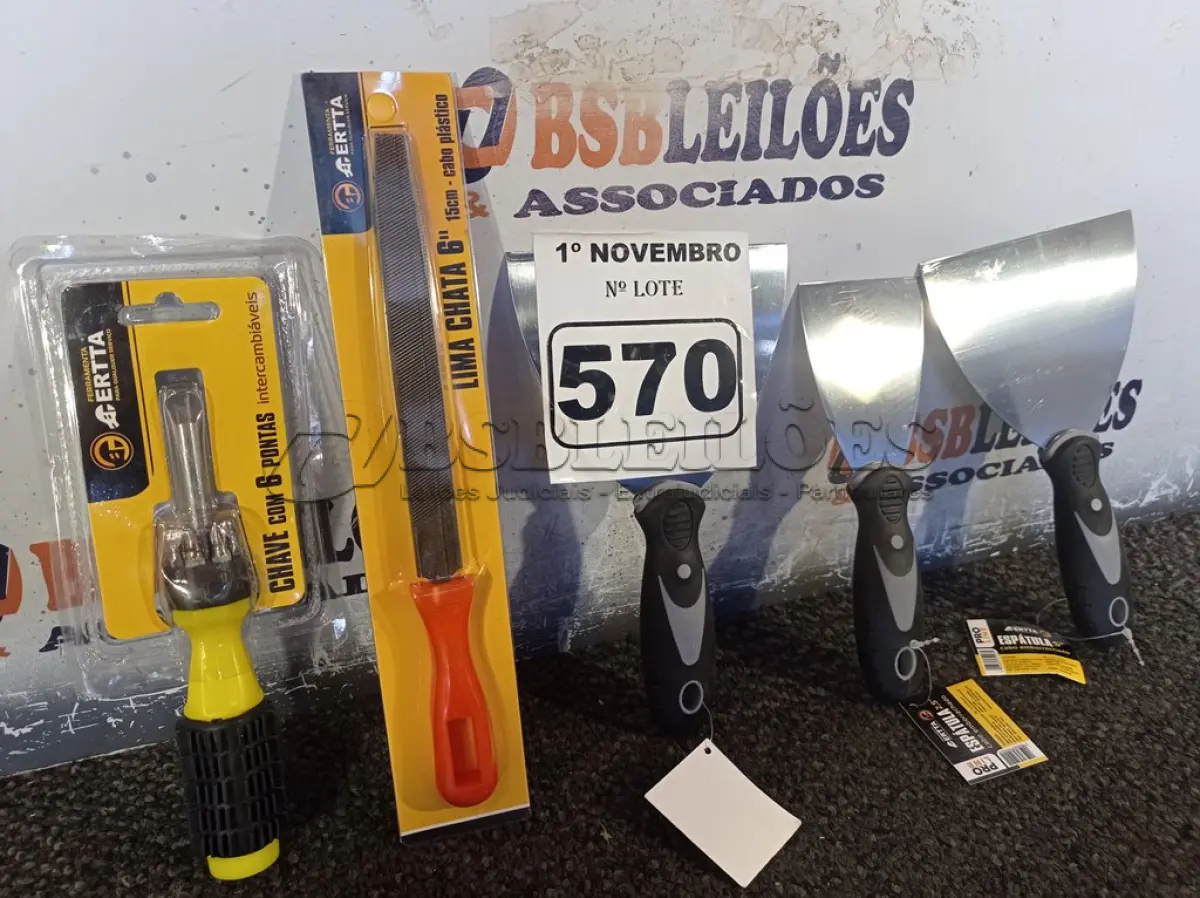 LOTE 570 - 03 ESPÁTULAS, 01 LIMA E 01 CHAVE COM 06 PONTAS INTERCAMBIÁVEIS. (NO ESTADO) ATENÇÃO! FAZER A VISITAÇÃO ANTES DE ARREMATAR, NÃO SABEMOS SE FUNCIONA. LEILÃO NÃO TEM GARANTIA E NEM DEVOLUÇÃO, SUJEITO A POSSÍVEIS AVARIAS VISÍVEIS/OCULTAS E/OU AUSÊNCIA DE COMPONENTES.