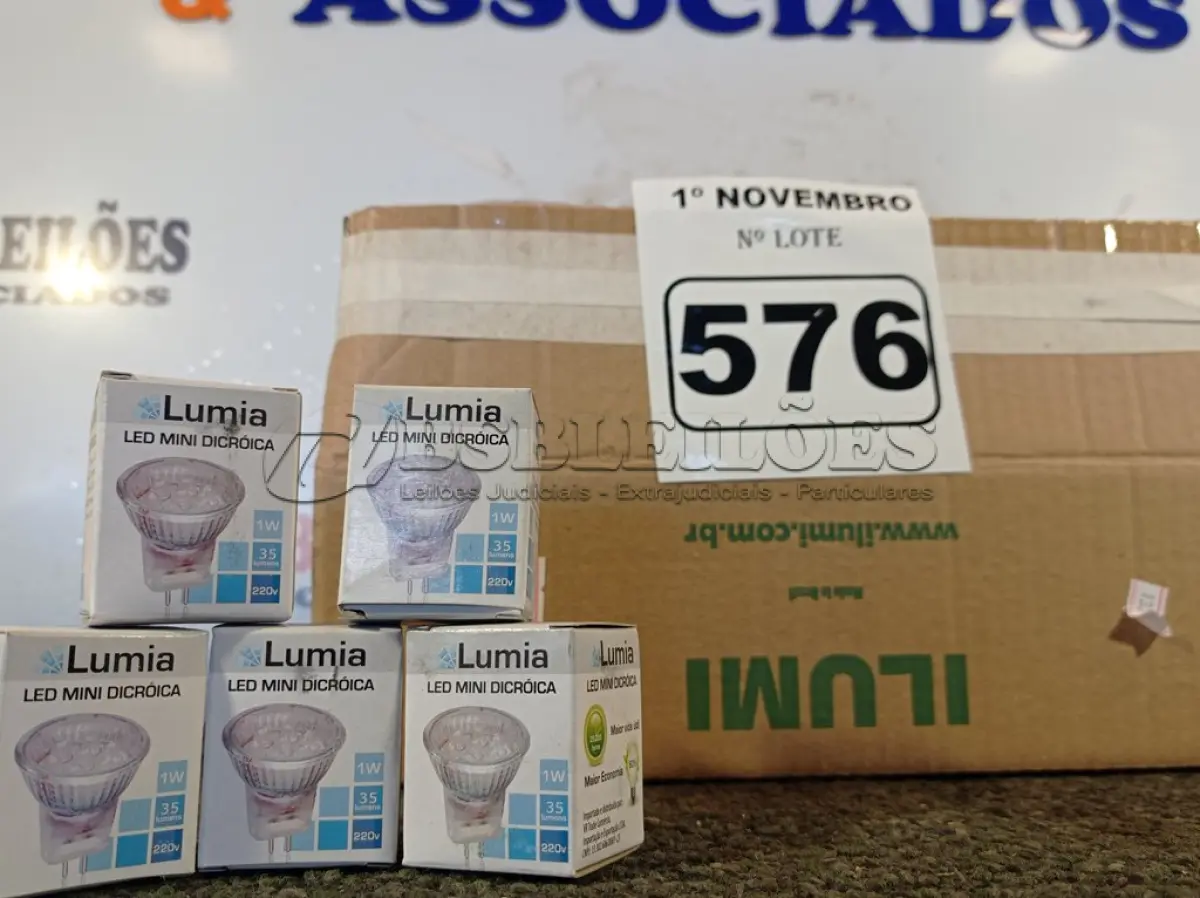 LOTE 576 - 01 LOTE COM APROXIMADAMENTE 80 LÂMPADAS DICROICA 1W 220V. (NO ESTADO) ATENÇÃO! FAZER A VISITAÇÃO ANTES DE ARREMATAR, NÃO SABEMOS SE FUNCIONA. LEILÃO NÃO TEM GARANTIA E NEM DEVOLUÇÃO, SUJEITO A POSSÍVEIS AVARIAS VISÍVEIS/OCULTAS E/OU AUSÊNCIA DE COMPONENTES.