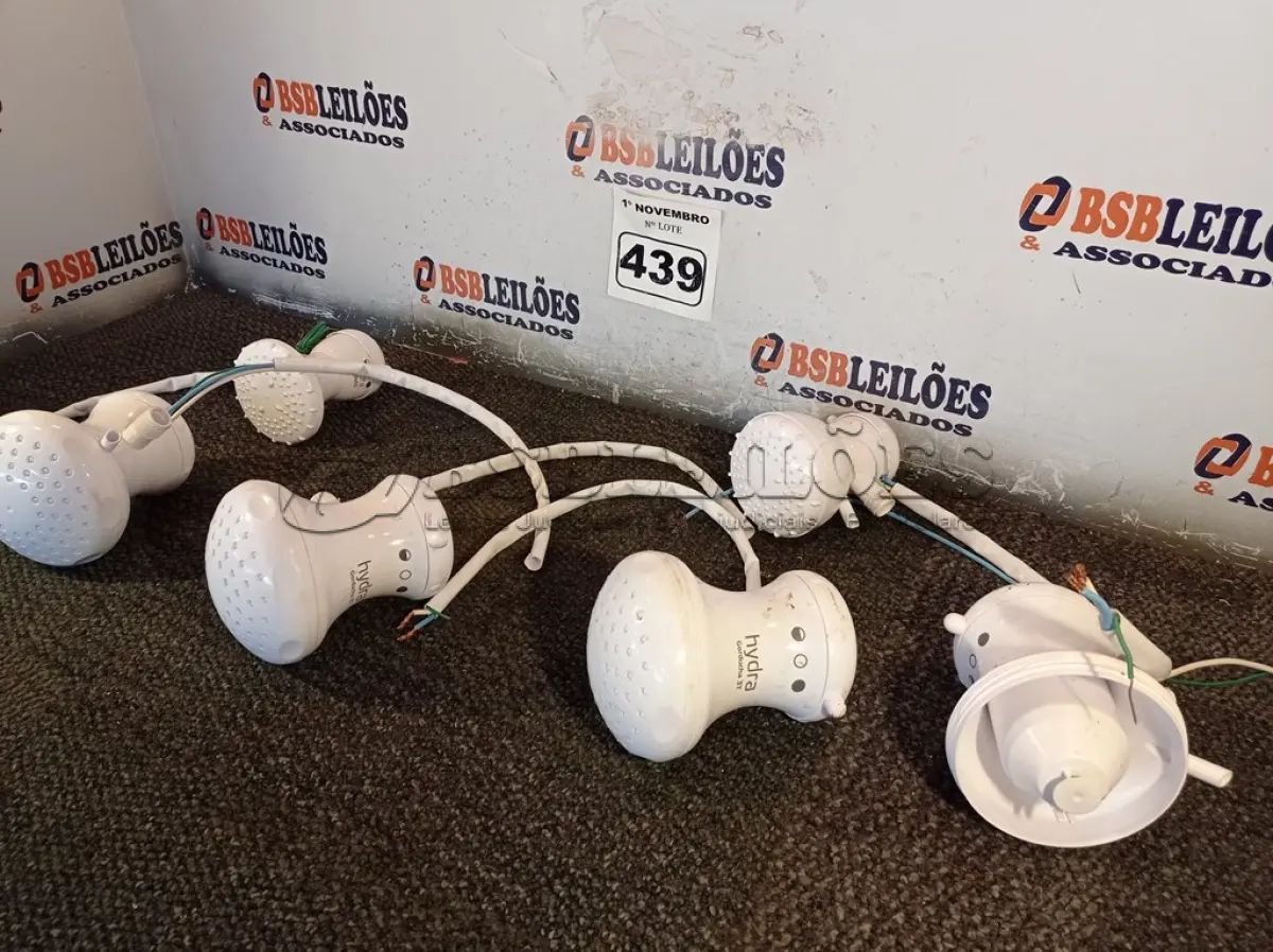 LOTE 439 - 06 CHUVEIROS MARCAS E MODELOS DIVERSOS. (NO ESTADO) ATENÇÃO! FAZER A VISITAÇÃO ANTES DE ARREMATAR, NÃO SABEMOS SE FUNCIONA. LEILÃO NÃO TEM GARANTIA E NEM DEVOLUÇÃO, SUJEITO A POSSÍVEIS AVARIAS VISÍVEIS/OCULTAS E/OU AUSÊNCIA DE COMPONENTES.