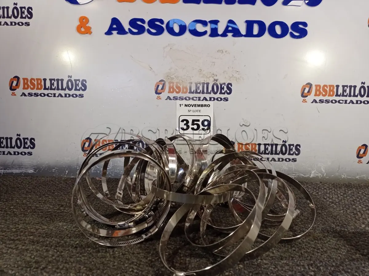 LOTE 359 - 40 ABRAÇADEIRAS EM AÇO INOX. (NO ESTADO) ATENÇÃO! FAZER A VISITAÇÃO ANTES DE ARREMATAR, NÃO SABEMOS SE FUNCIONA. LEILÃO NÃO TEM GARANTIA E NEM DEVOLUÇÃO, SUJEITO A POSSÍVEIS AVARIAS VISÍVEIS/OCULTAS E/OU AUSÊNCIA DE COMPONENTES.