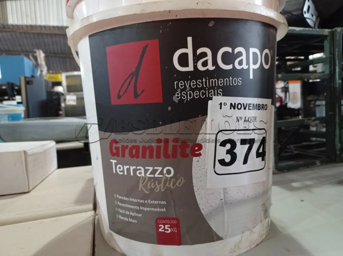 LOTE 374 - 01 BALDE DE CIMENTO QUEIMADO DACAPÓ 25KG. (NO ESTADO) ATENÇÃO! FAZER A VISITAÇÃO ANTES DE ARREMATAR, NÃO SABEMOS SE FUNCIONA. LEILÃO NÃO TEM GARANTIA E NEM DEVOLUÇÃO, SUJEITO A POSSÍVEIS AVARIAS VISÍVEIS/OCULTAS E/OU AUSÊNCIA DE COMPONENTES.