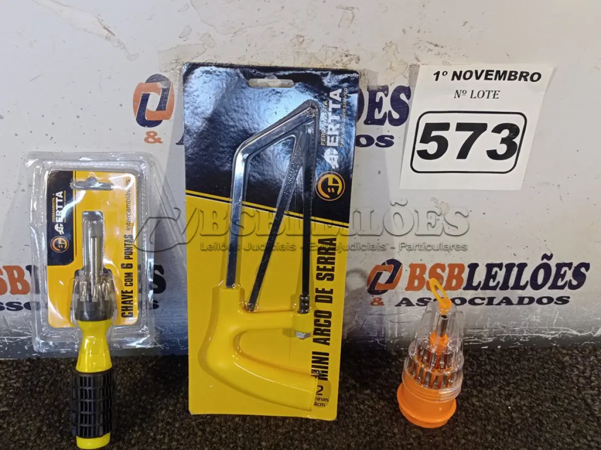 LOTE 573 - 01 MINI ARCO DE SERRA E 02 CHAVES COM PONTAS INTERCAMBIÁVEIS. (NO ESTADO) ATENÇÃO! FAZER A VISITAÇÃO ANTES DE ARREMATAR, NÃO SABEMOS SE FUNCIONA. LEILÃO NÃO TEM GARANTIA E NEM DEVOLUÇÃO, SUJEITO A POSSÍVEIS AVARIAS VISÍVEIS/OCULTAS E/OU AUSÊNCIA DE COMPONENTES.